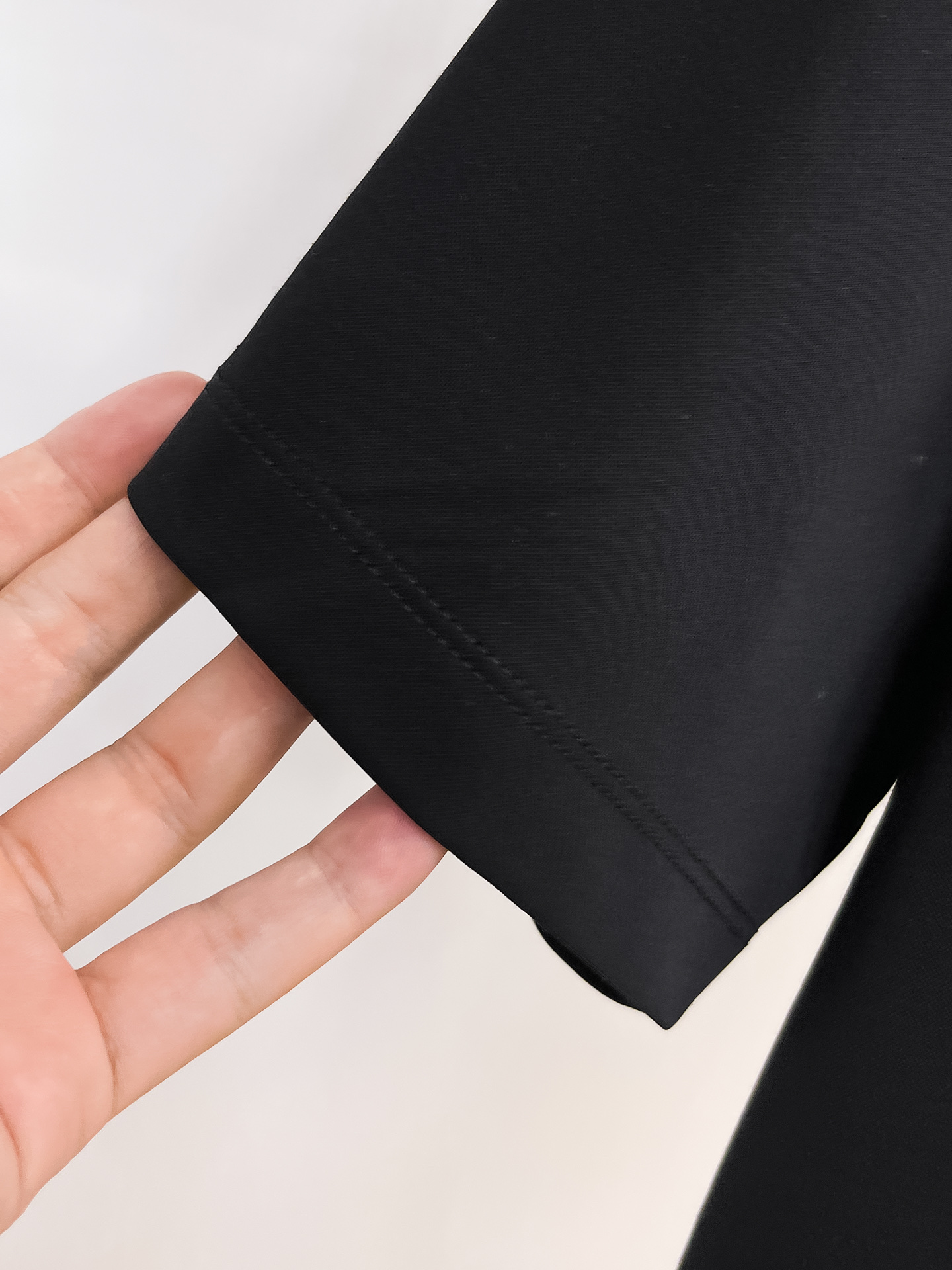 1v 路易威登 系列 VIP高级定制 2025新款短袖 百搭款式 任何人都可以轻松驾驭 面料全订制工艺 