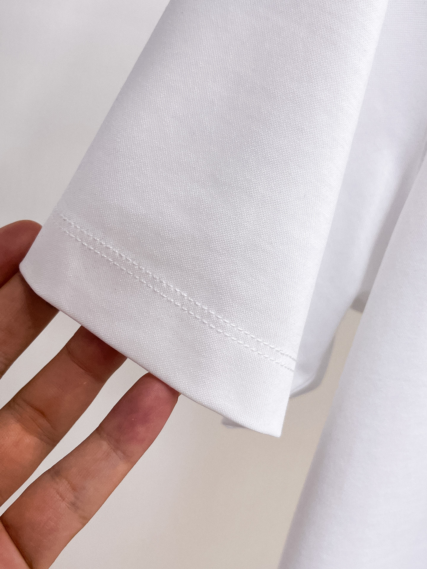 1v 路易威登 系列 VIP高级定制 2025新款短袖 百搭款式 任何人都可以轻松驾驭 面料全订制工艺 