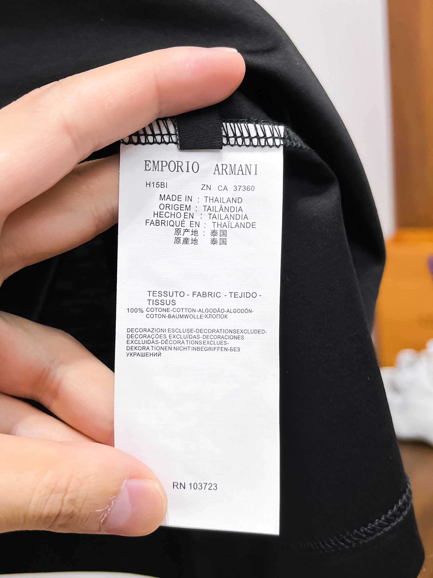  阿玛尼 2025春夏新款首发专柜最新款圆领短袖 高端订制 设计前卫时尚！品牌logo重工艺设计 高端定