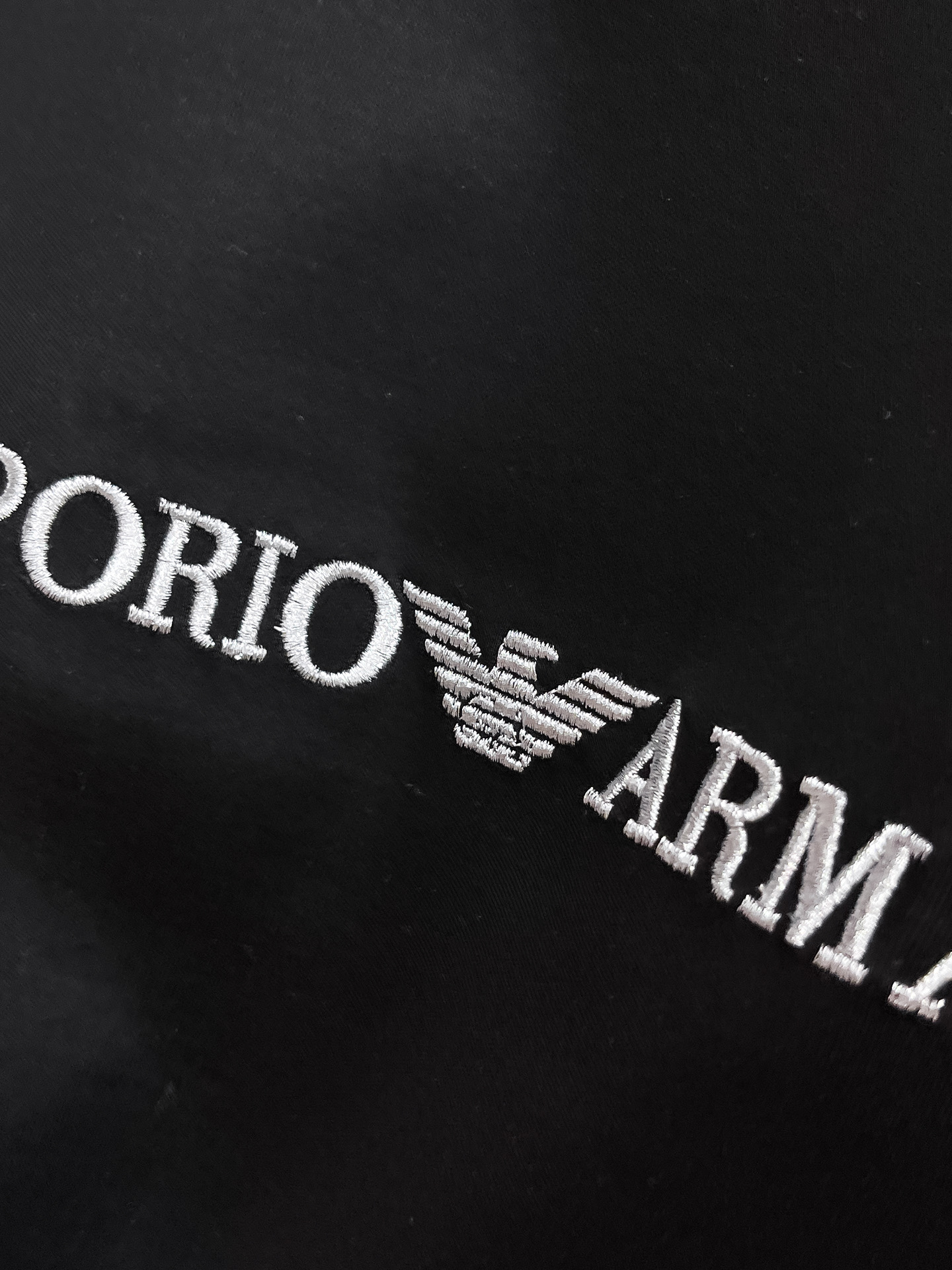  阿玛尼 2025春夏新款首发专柜最新款圆领短袖 高端订制 设计前卫时尚！品牌logo重工艺设计 高端定