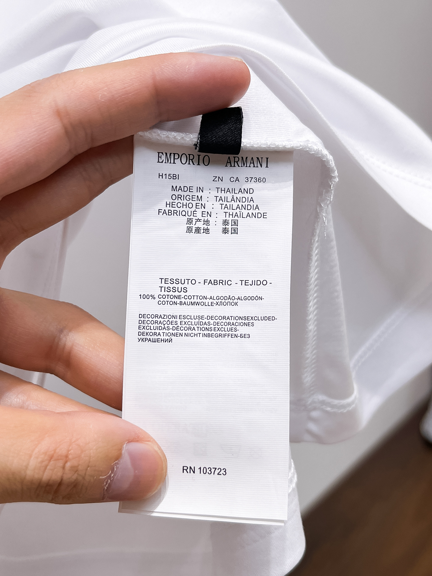  阿玛尼 2025春夏新款首发专柜最新款圆领短袖 高端订制 设计前卫时尚！品牌logo重工艺设计 高端定