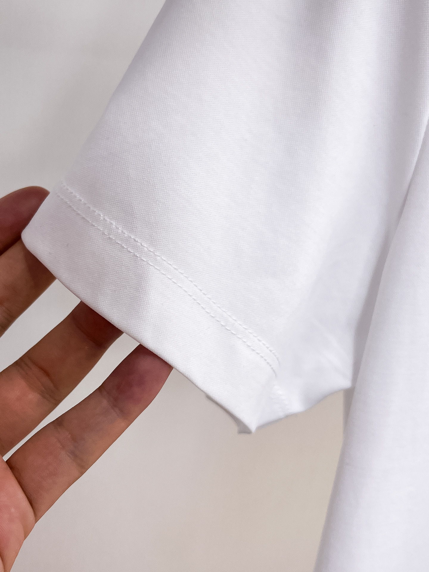 1v 路易威登 系列 VIP高级定制 2025新款短袖 百搭款式 任何人都可以轻松驾驭 面料全订制工艺 