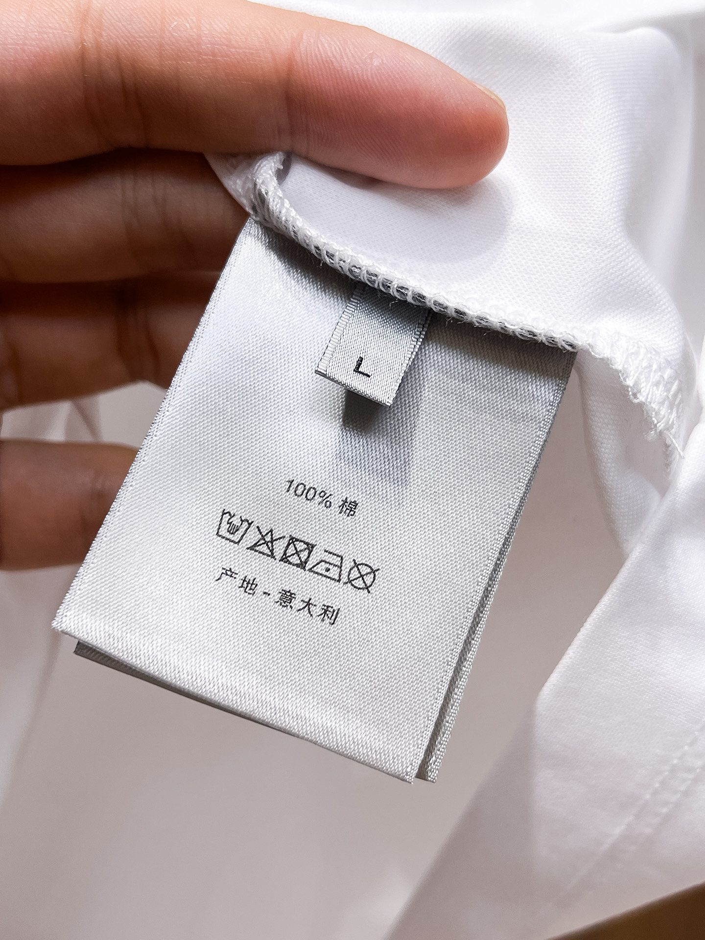 迪奥 系列 VIP高级定制 2025新款短袖 百搭款式 任何人都可以轻松驾驭 面料全订制工艺 高定一等品