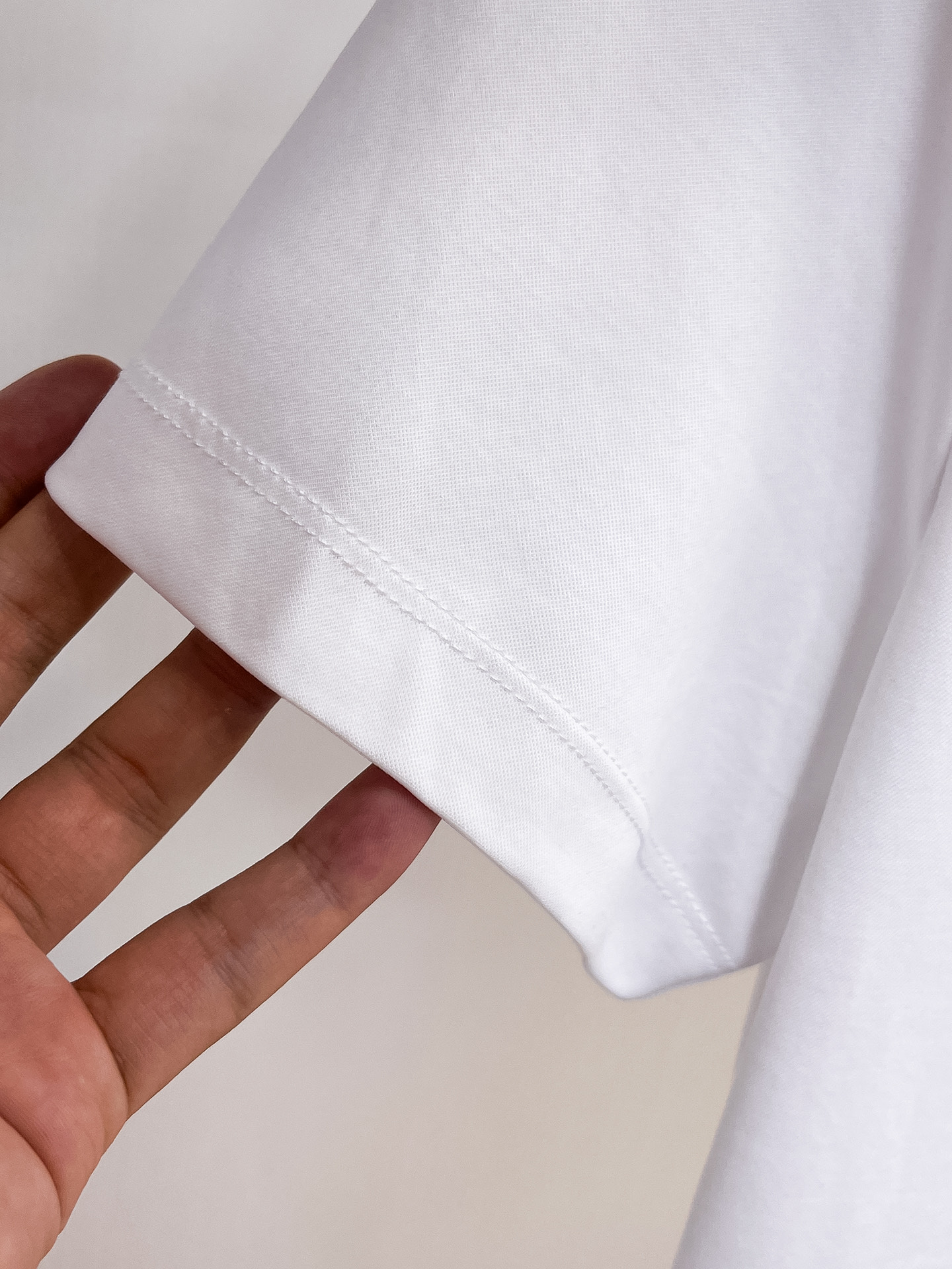 迪奥 系列 VIP高级定制 2025新款短袖 百搭款式 任何人都可以轻松驾驭 面料全订制工艺 高定一等品