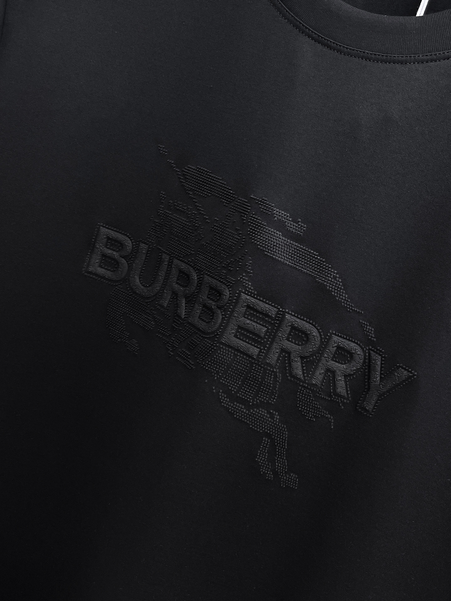 巴宝莉 系列 VIP高级定制 2025新款短袖 百搭款式 任何人都可以轻松驾驭 面料全订制工艺 高定一等