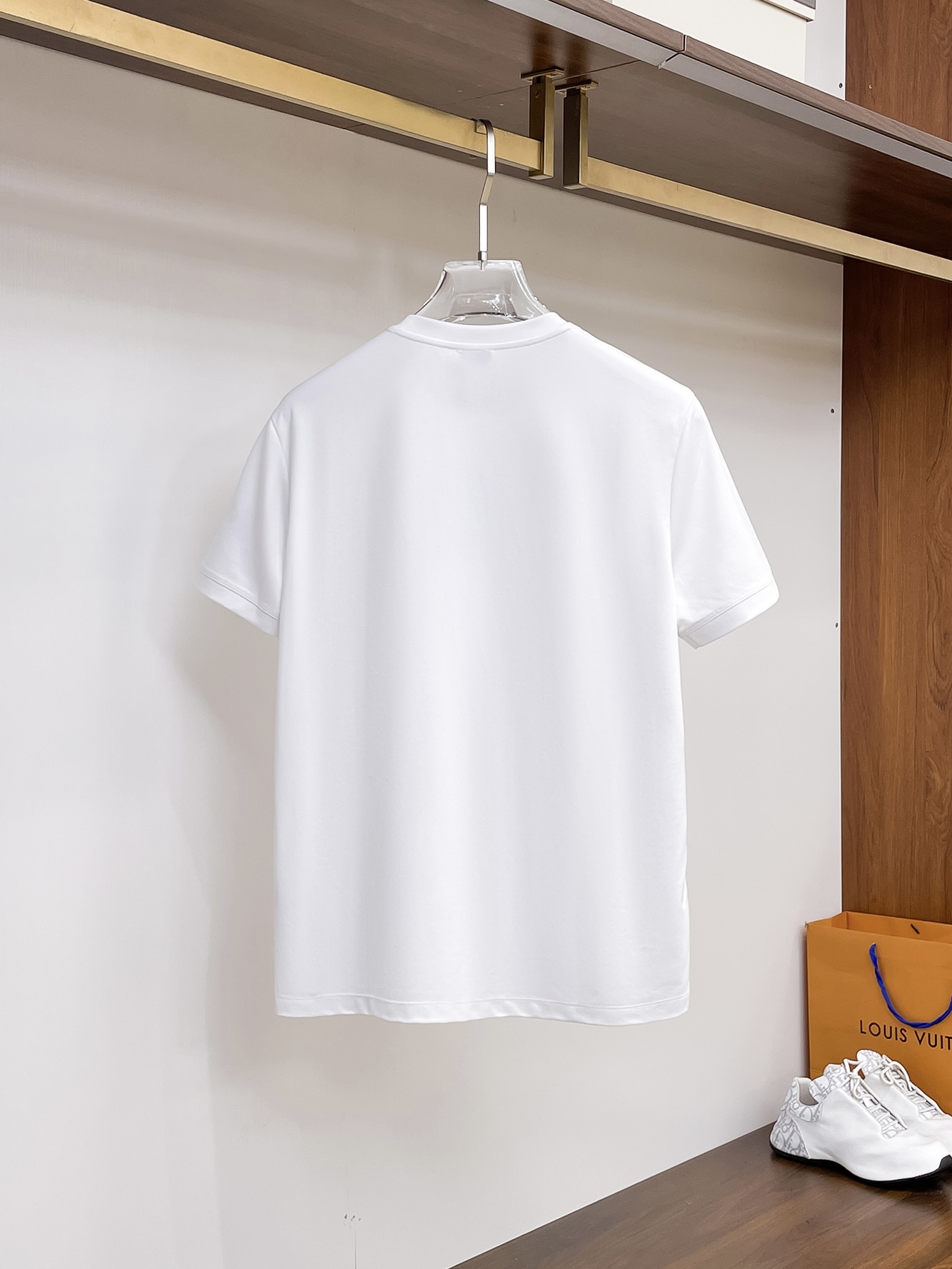 斯蒂芬 系列 VIP高级定制 2025新款短袖 百搭款式 任何人都可以轻松驾驭 面料全订制工艺 高定一等