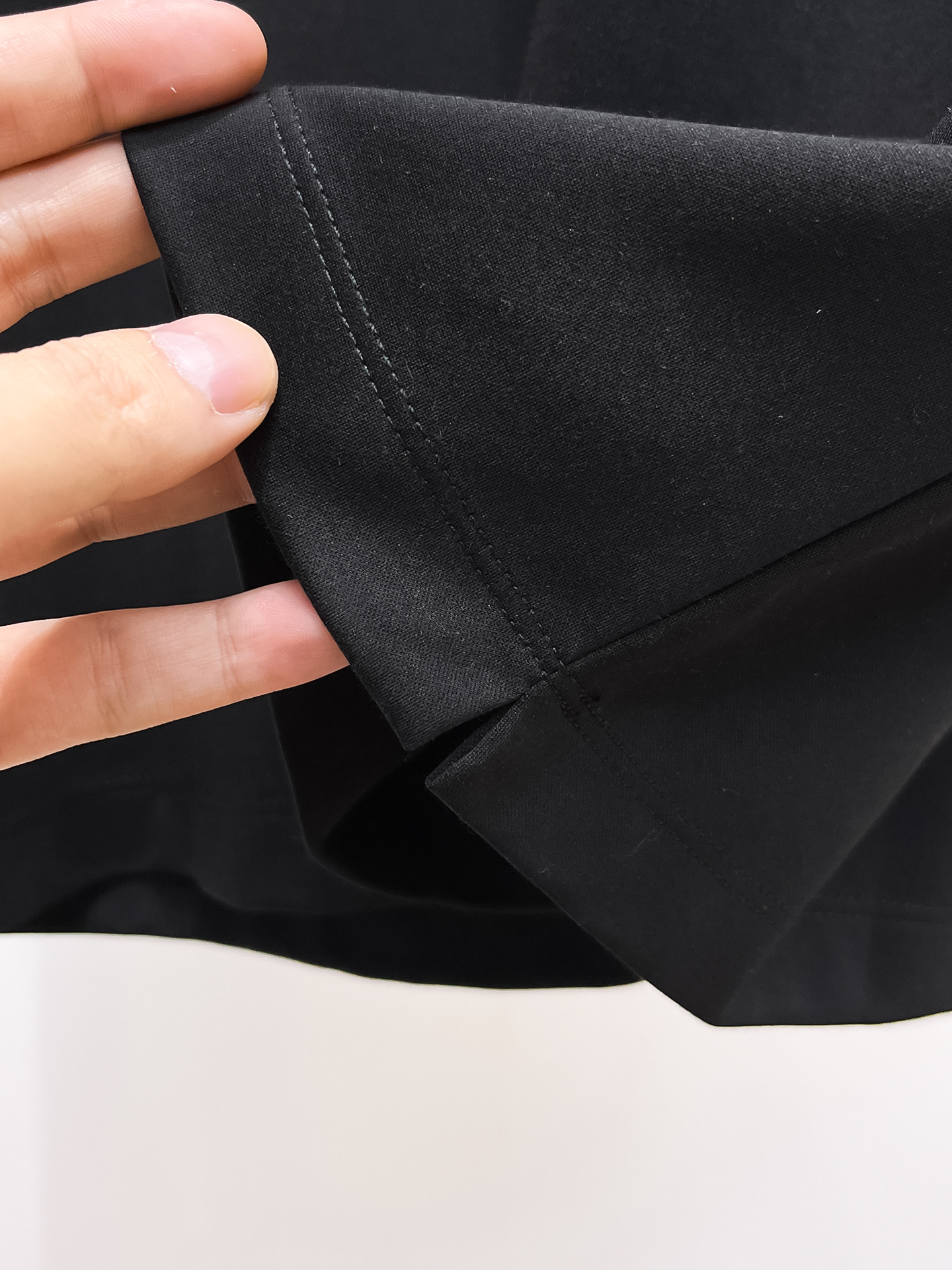 1v路易威登 系列 VIP高级定制 2025新款短袖 百搭款式 任何人都可以轻松驾驭 面料全订制工艺 高