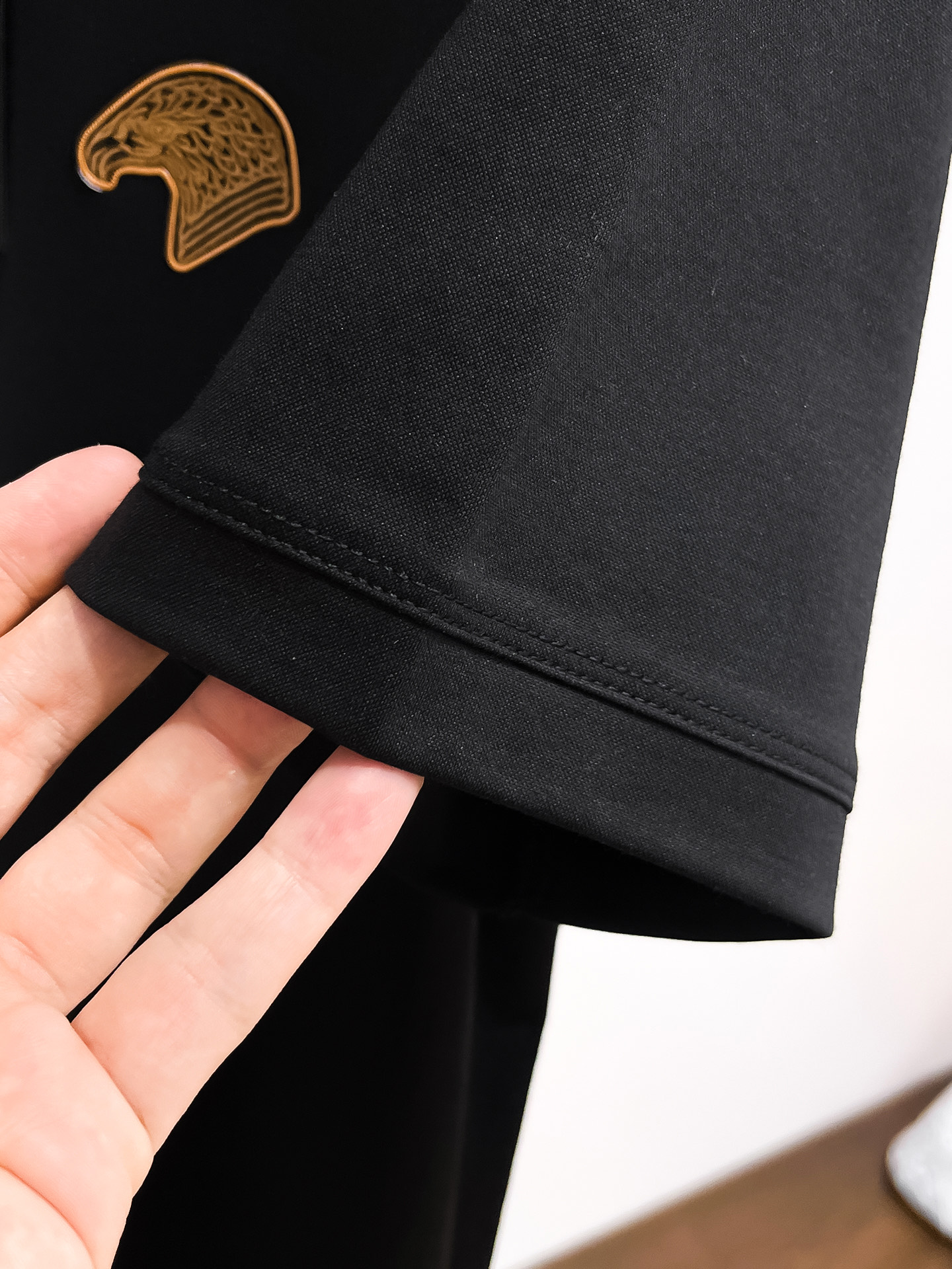 斯蒂芬 系列 VIP高级定制 2025新款短袖 百搭款式 任何人都可以轻松驾驭 面料全订制工艺 高定一等