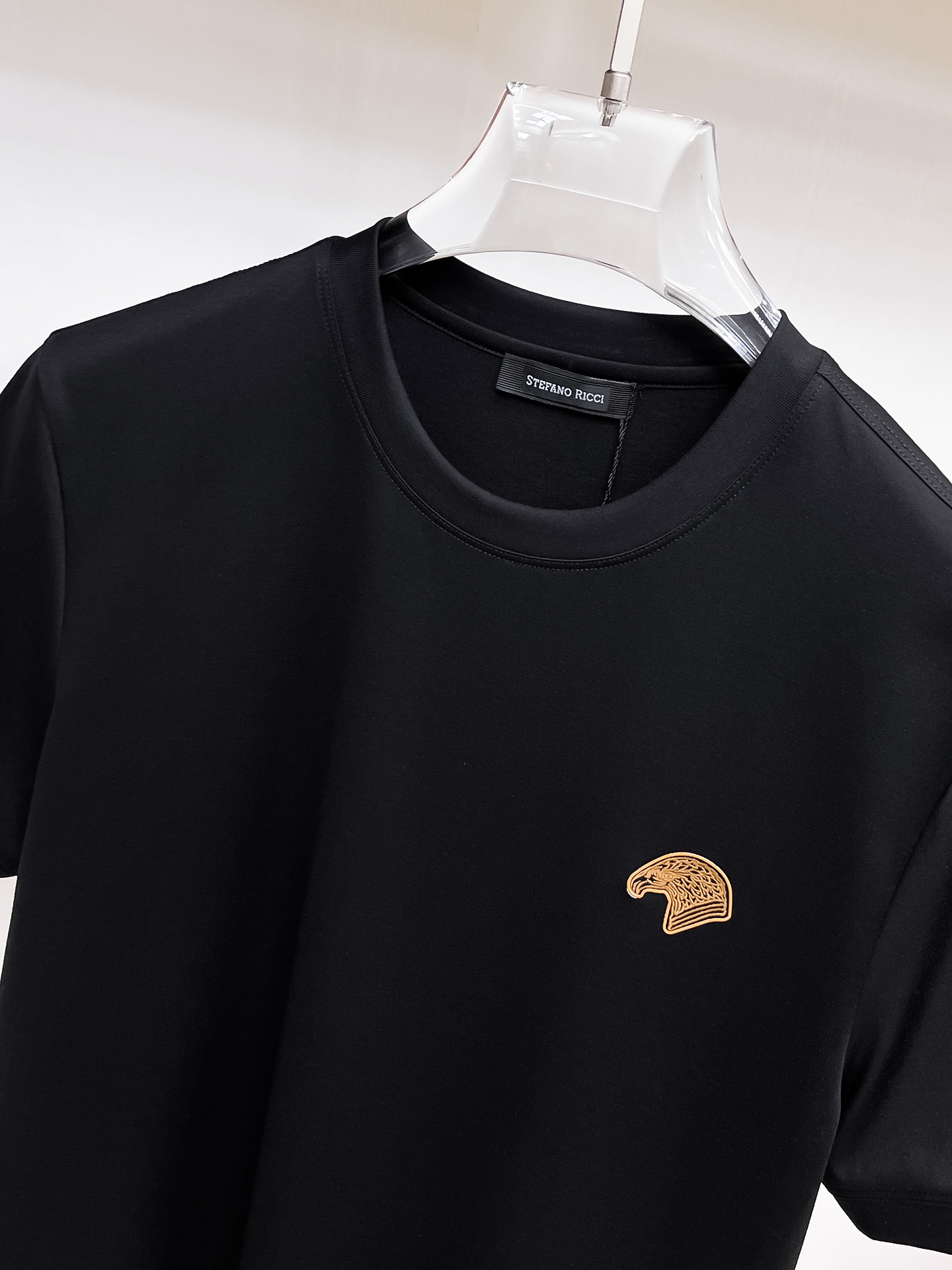 斯蒂芬 系列 VIP高级定制 2025新款短袖 百搭款式 任何人都可以轻松驾驭 面料全订制工艺 高定一等