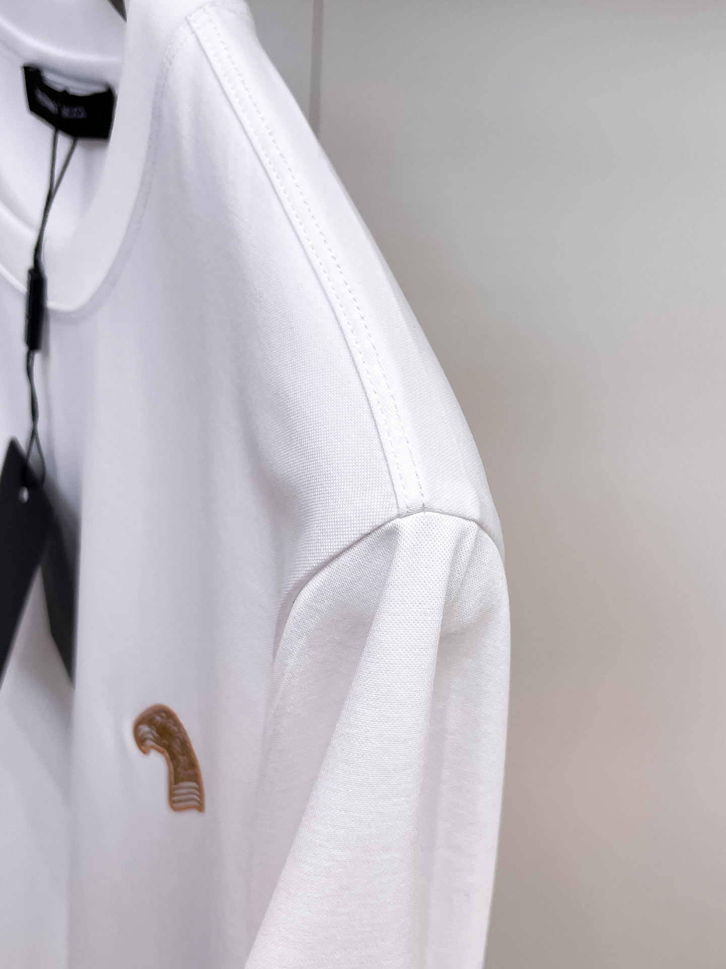 斯蒂芬 系列 VIP高级定制 2025新款短袖 百搭款式 任何人都可以轻松驾驭 面料全订制工艺 高定一等