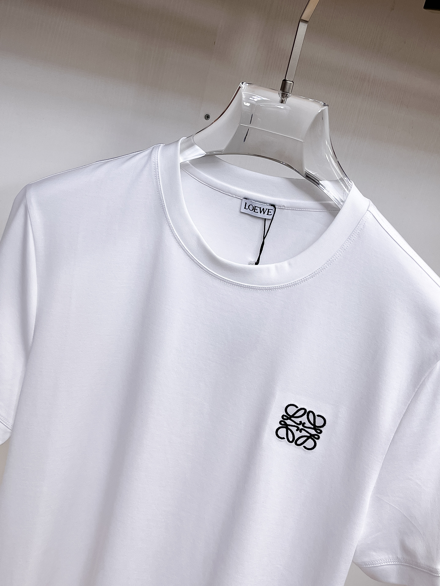 罗意威 系列 VIP高级定制 2025新款短袖 百搭款式 任何人都可以轻松驾驭 面料全订制工艺 高定一等