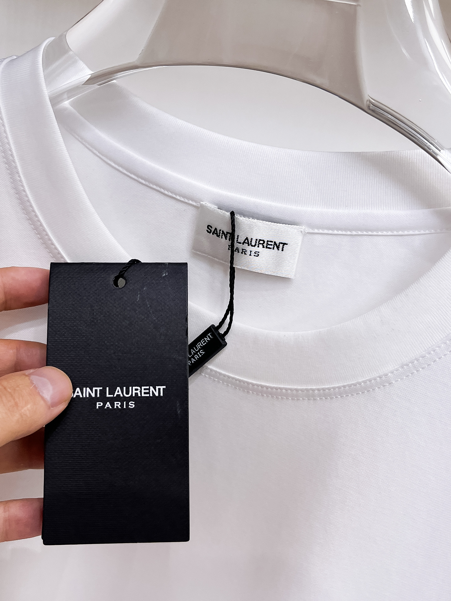 圣罗兰 系列 VIP高级定制 2025新款短袖 百搭款式 任何人都可以轻松驾驭 面料全订制工艺 高定一等