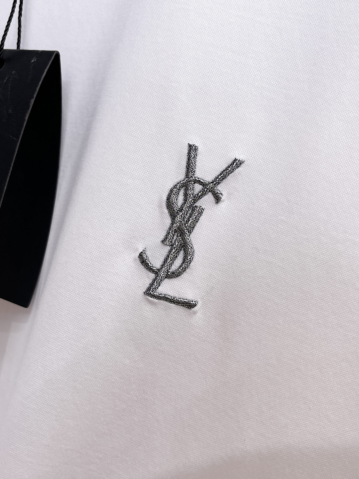 圣罗兰 系列 VIP高级定制 2025新款短袖 百搭款式 任何人都可以轻松驾驭 面料全订制工艺 高定一等