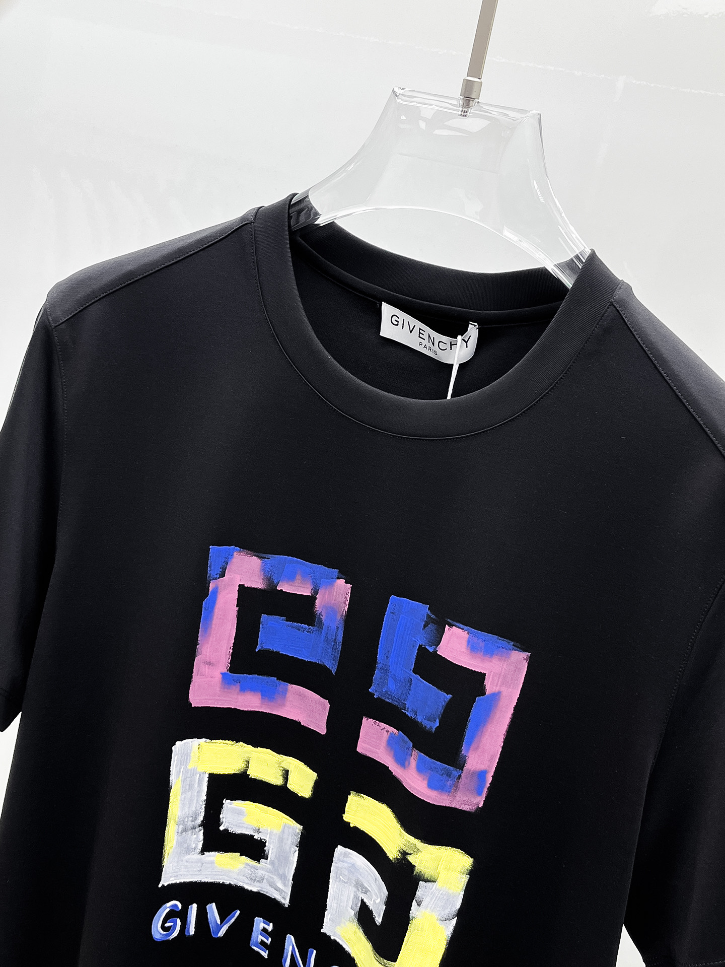  纪梵希 2025春夏新款首发专柜最新款圆领短袖 高端订制 设计前卫时尚！品牌logo重工艺设计 高端定