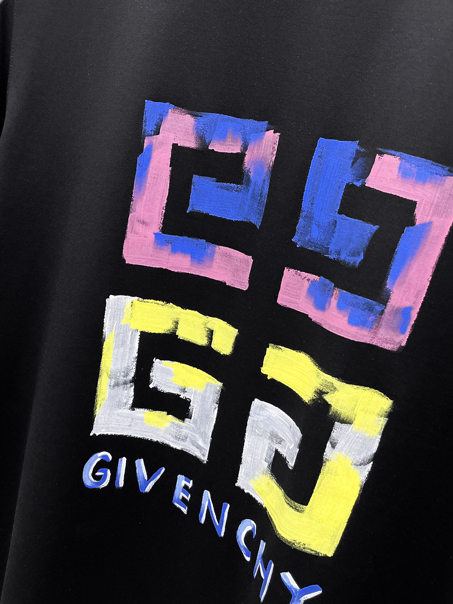  纪梵希 2025春夏新款首发专柜最新款圆领短袖 高端订制 设计前卫时尚！品牌logo重工艺设计 高端定