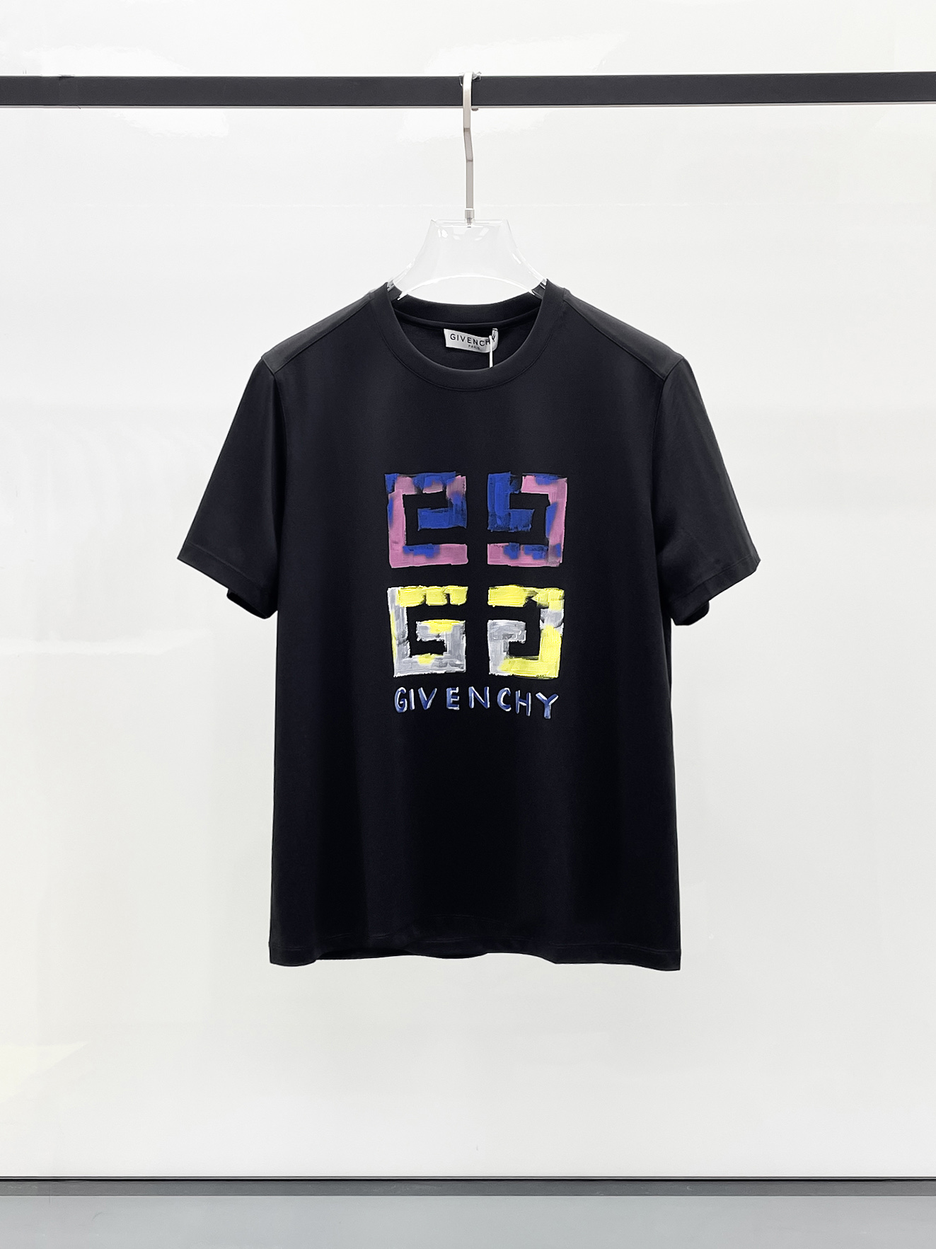  纪梵希 2025春夏新款首发专柜最新款圆领短袖 高端订制 设计前卫时尚！品牌logo重工艺设计 高端定