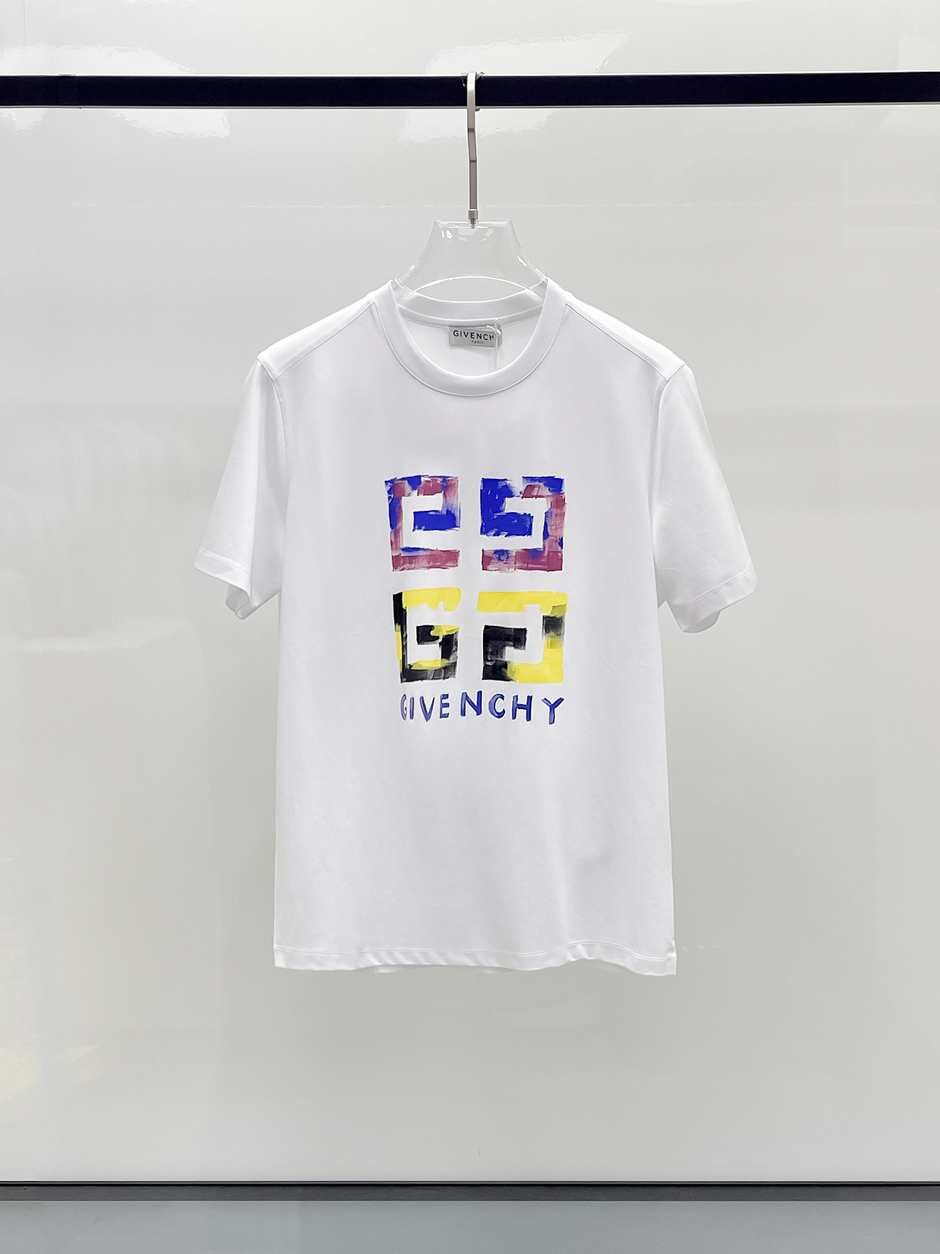  纪梵希  2025春夏新款首发专柜最新款圆领短袖 高端订制 设计前卫时尚！品牌logo重工艺设计 高端