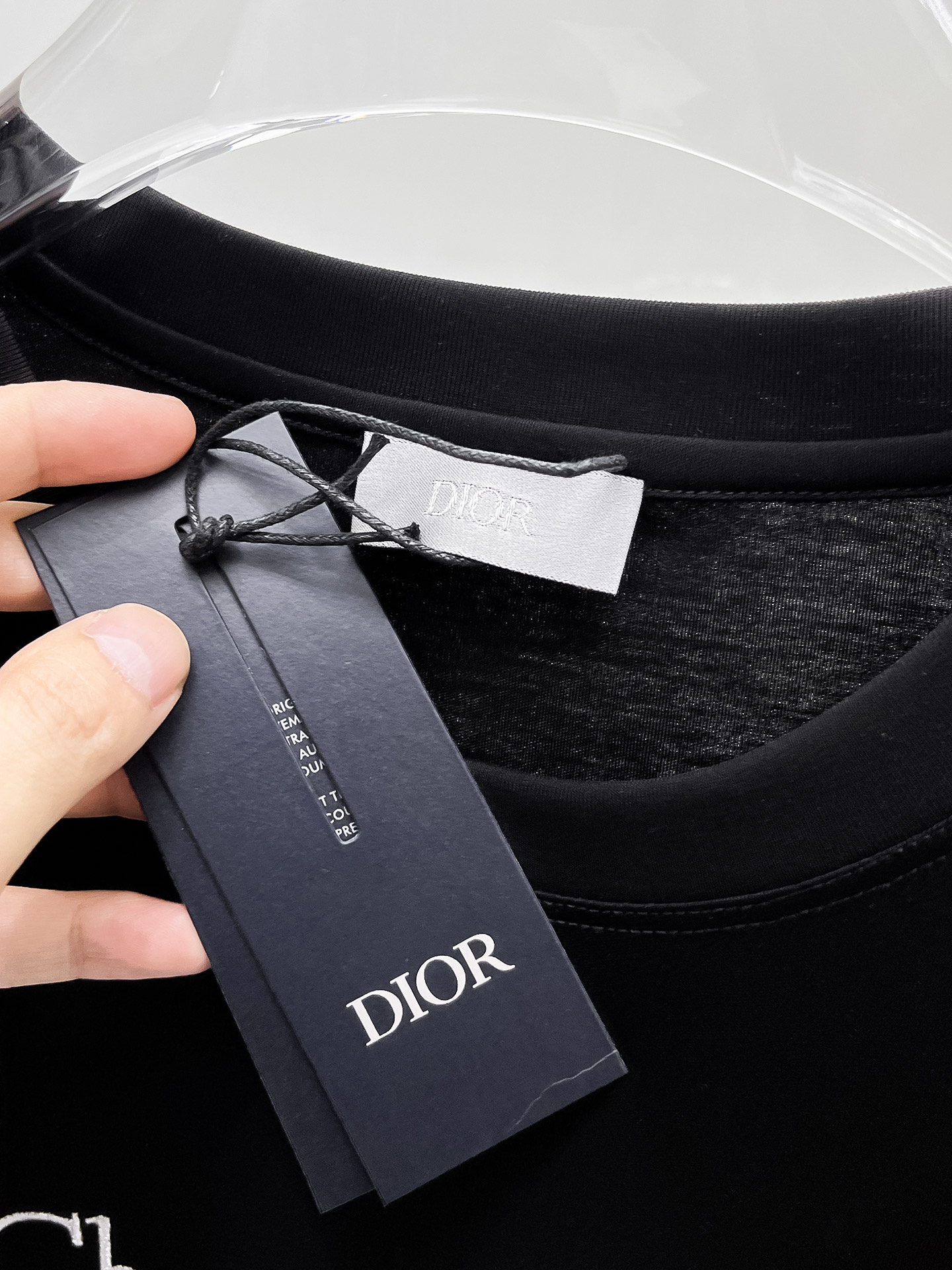  迪奥 2025春夏新款首发专柜最新款圆领短袖 高端订制 设计前卫时尚！品牌logo重工艺设计 高端定制