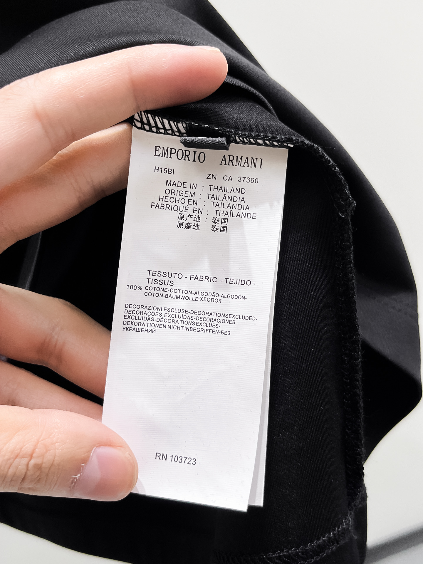  阿玛尼 2025春夏新款首发专柜最新款圆领短袖 高端订制 设计前卫时尚！品牌logo重工艺设计 高端定