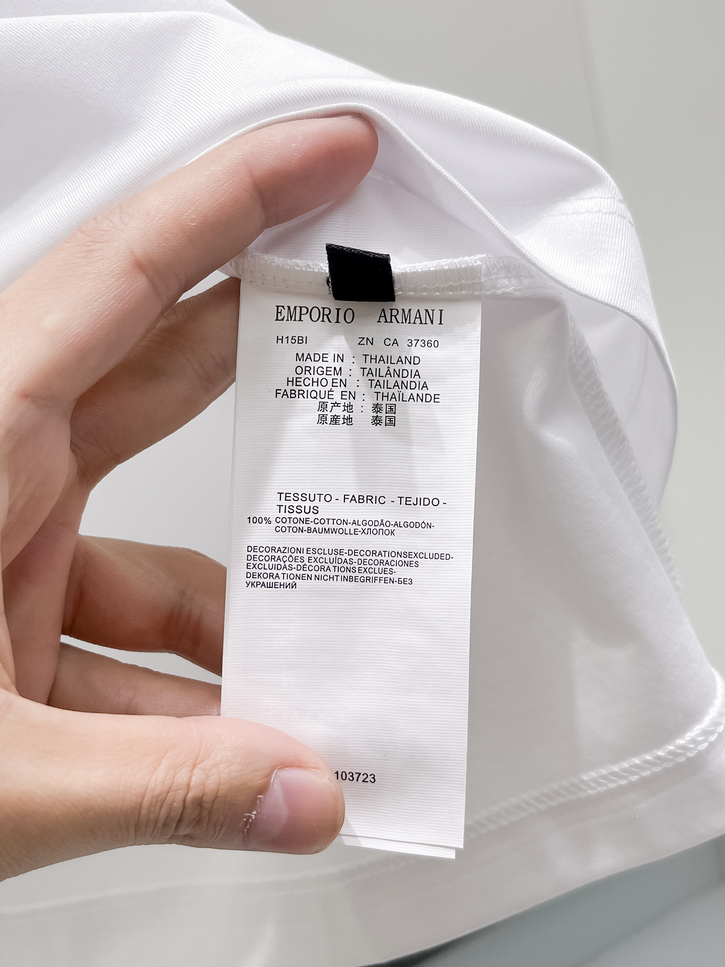  阿玛尼 2025春夏新款首发专柜最新款圆领短袖 高端订制 设计前卫时尚！品牌logo重工艺设计 高端定