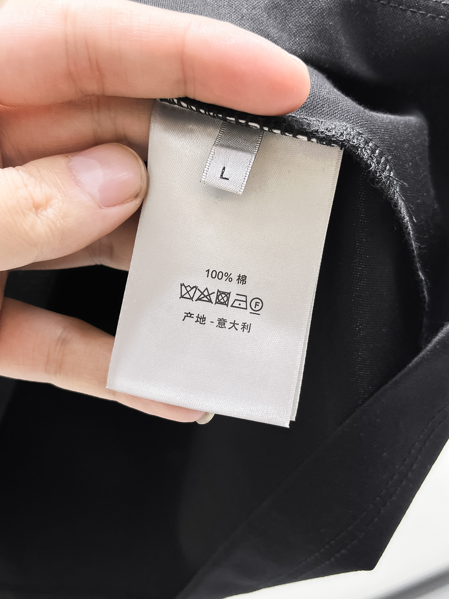  迪奥  2025春夏新款首发专柜最新款圆领短袖 高端订制 设计前卫时尚！品牌logo重工艺设计 高端定