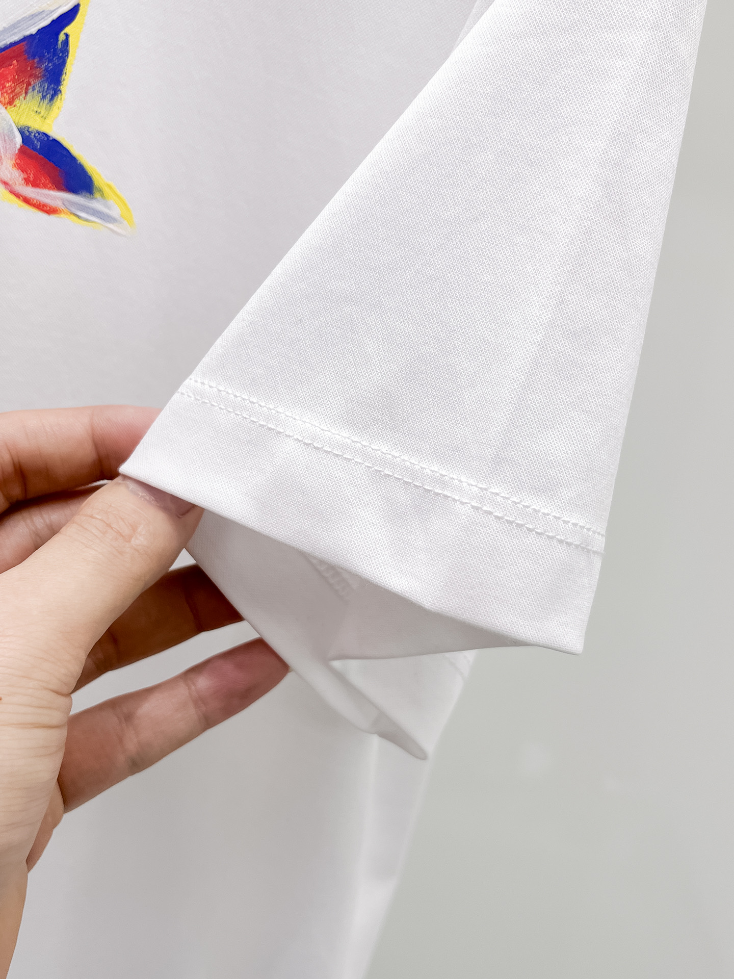  迪奥 2025春夏新款首发专柜最新款圆领短袖 高端订制 设计前卫时尚！品牌logo重工艺设计 高端定制