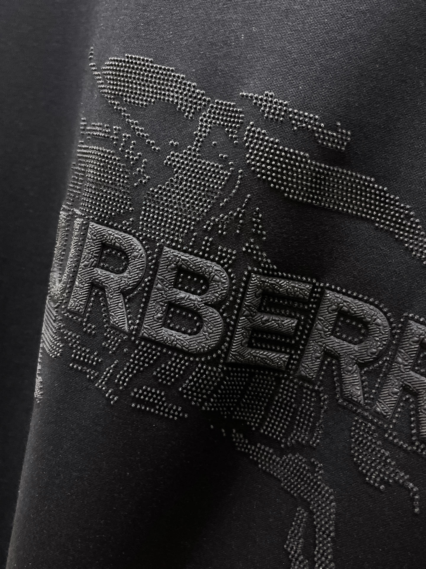  巴宝莉 2025春夏新款首发专柜最新款圆领短袖 高端订制 设计前卫时尚！品牌logo重工艺设计 高端定