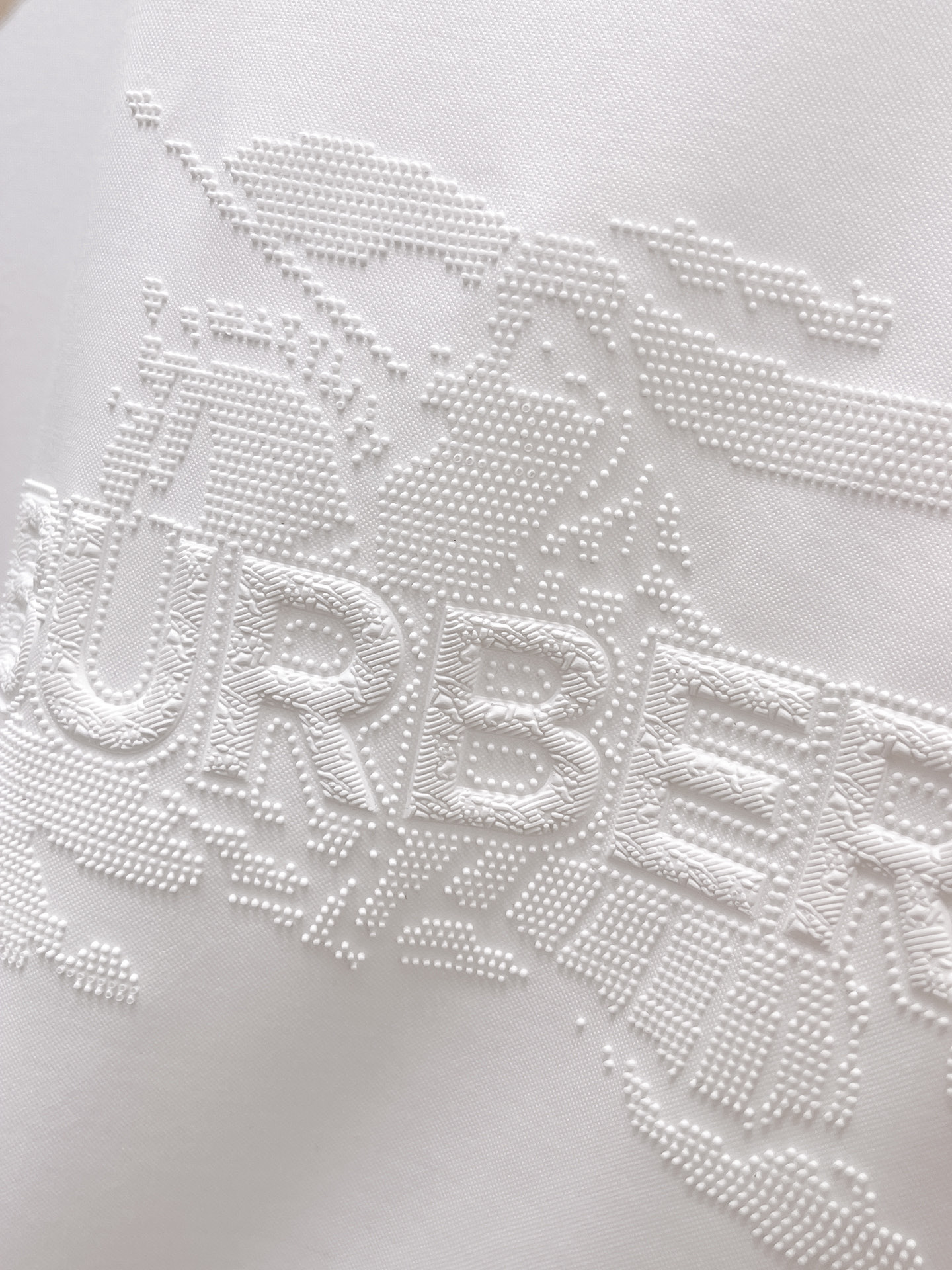  巴宝莉 2025春夏新款首发专柜最新款圆领短袖 高端订制 设计前卫时尚！品牌logo重工艺设计 高端定