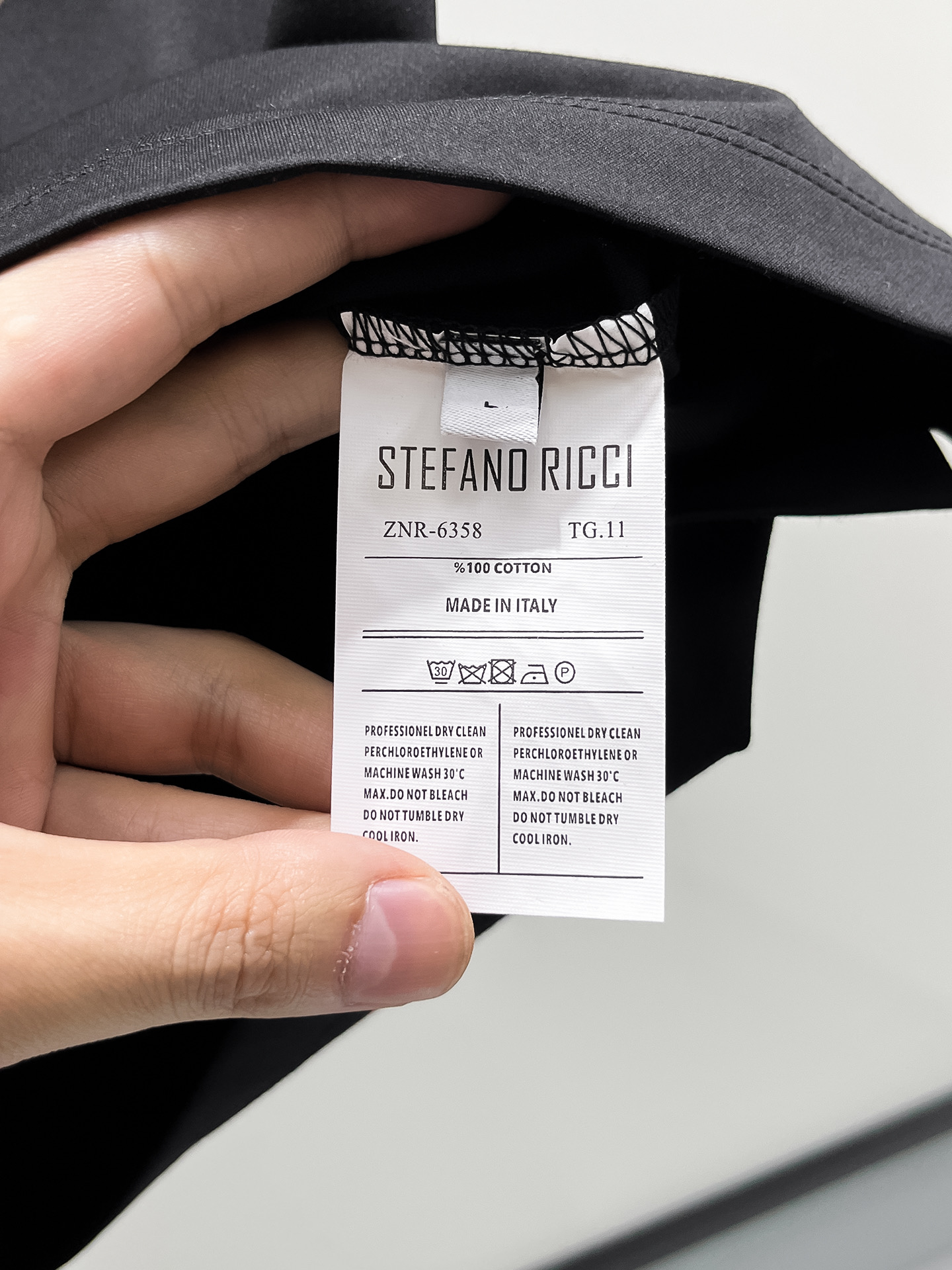  斯蒂芬 2025春夏新款首发专柜最新款圆领短袖 高端订制 设计前卫时尚！品牌logo重工艺设计 高端定