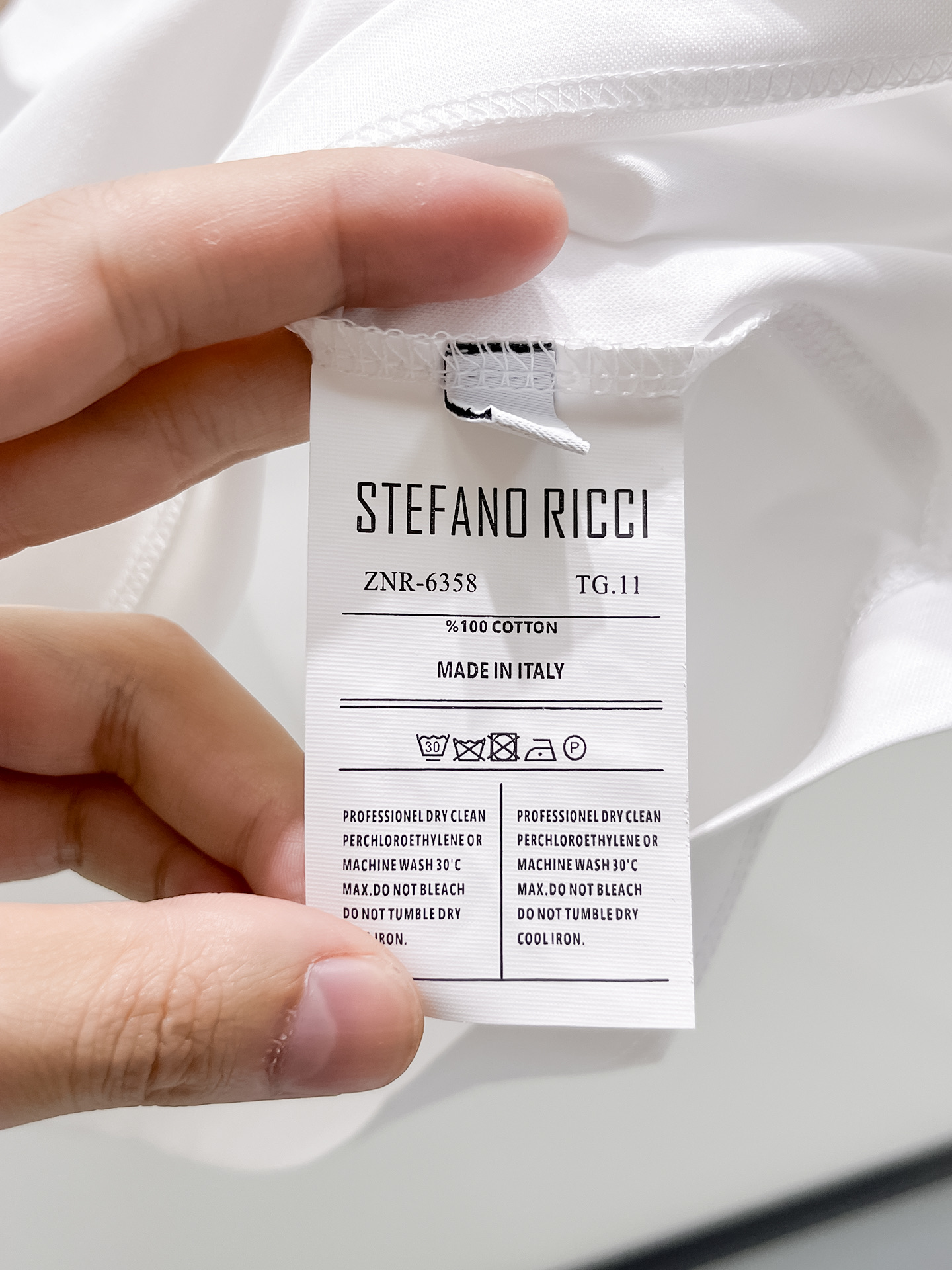  斯蒂芬 2025春夏新款首发专柜最新款圆领短袖 高端订制 设计前卫时尚！品牌logo重工艺设计 高端定