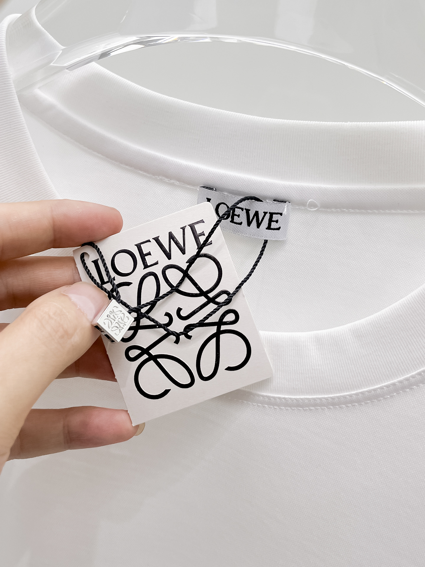  罗意威 2025春夏新款首发专柜最新款圆领短袖 高端订制 设计前卫时尚！品牌logo重工艺设计 高端定