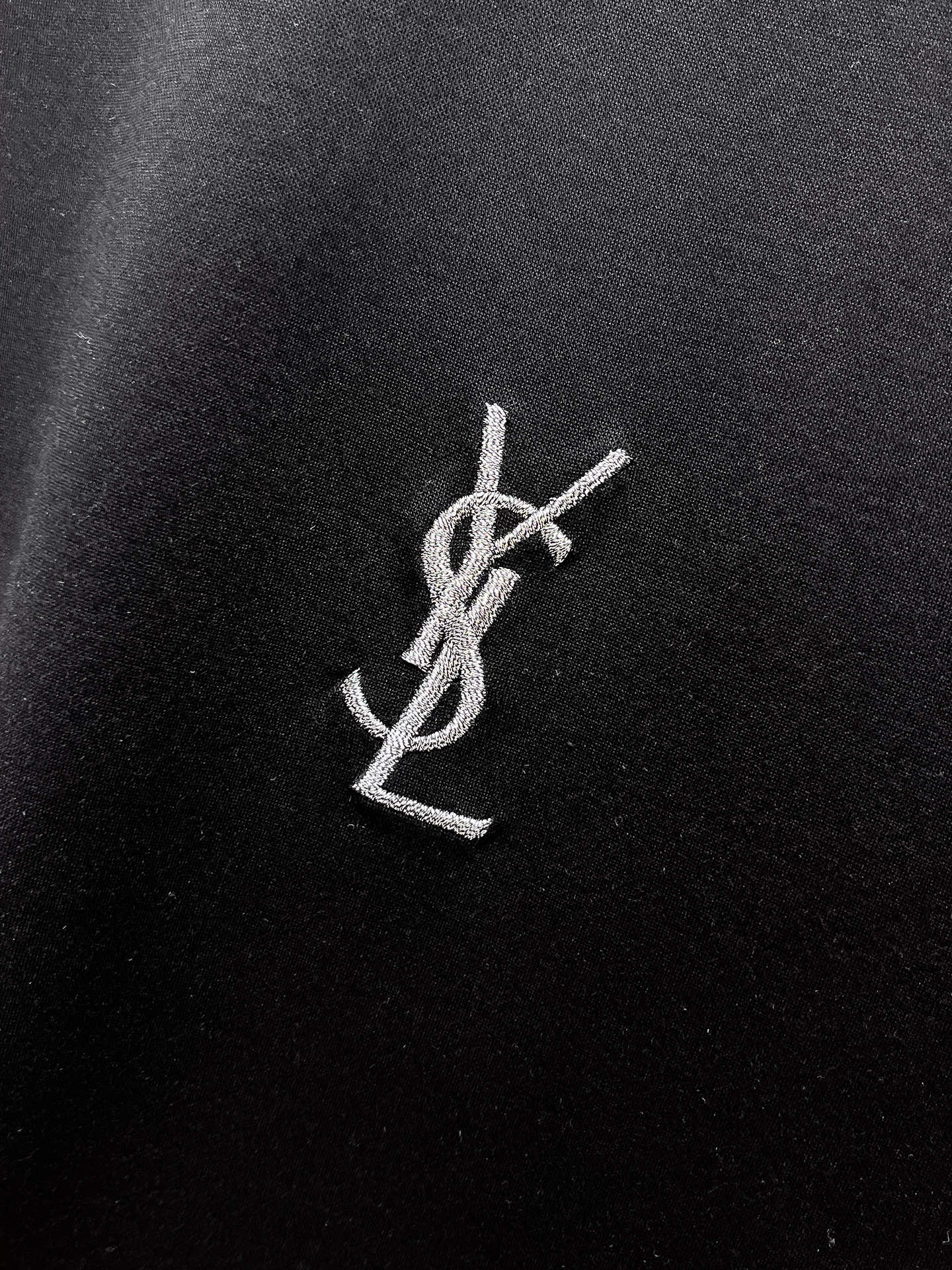  罗意威  2025春夏新款首发专柜最新款圆领短袖 高端订制 设计前卫时尚！品牌logo重工艺设计 高端