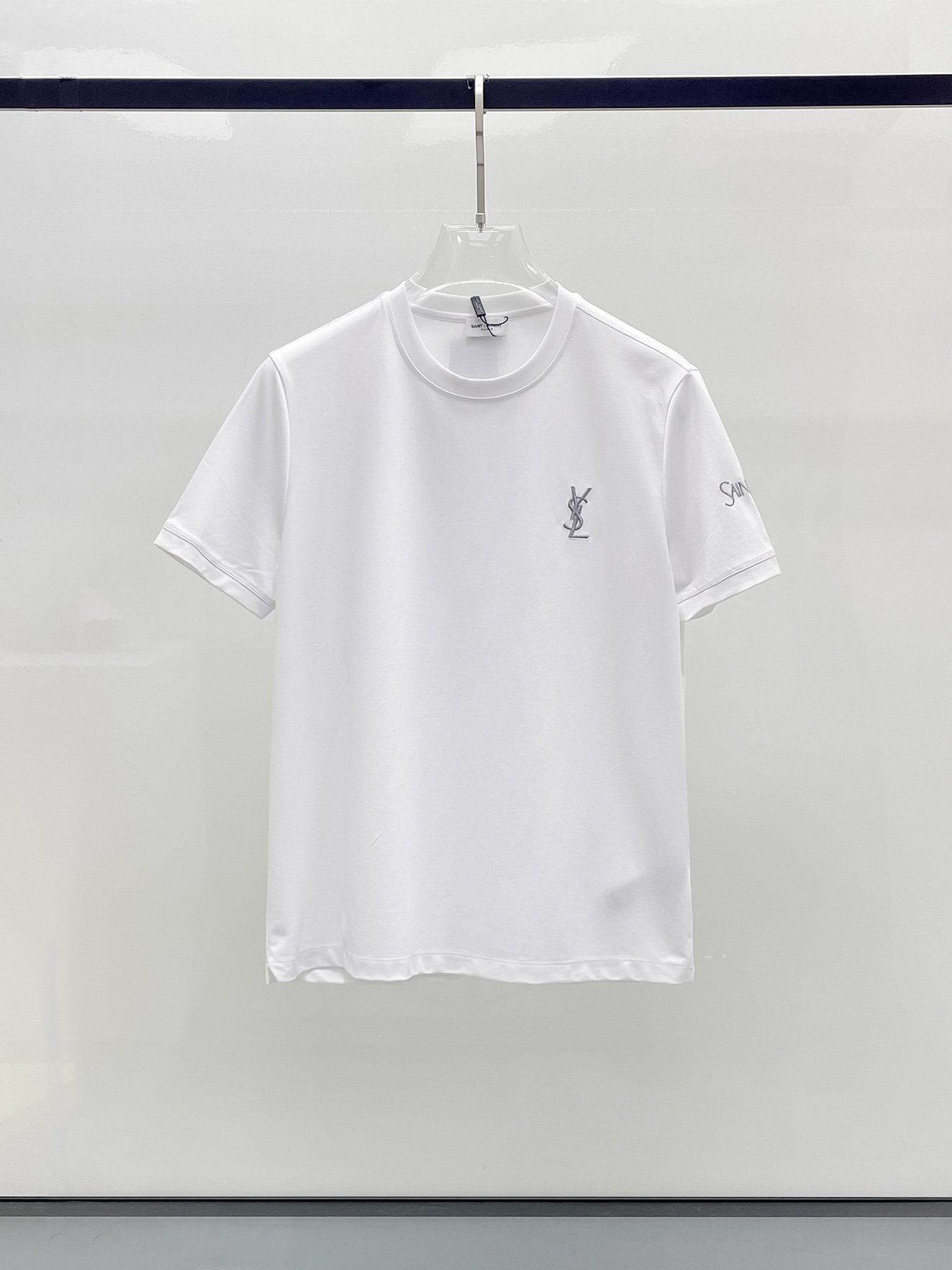  罗意威 2025春夏新款首发专柜最新款圆领短袖 高端订制 设计前卫时尚！品牌logo重工艺设计 高端定