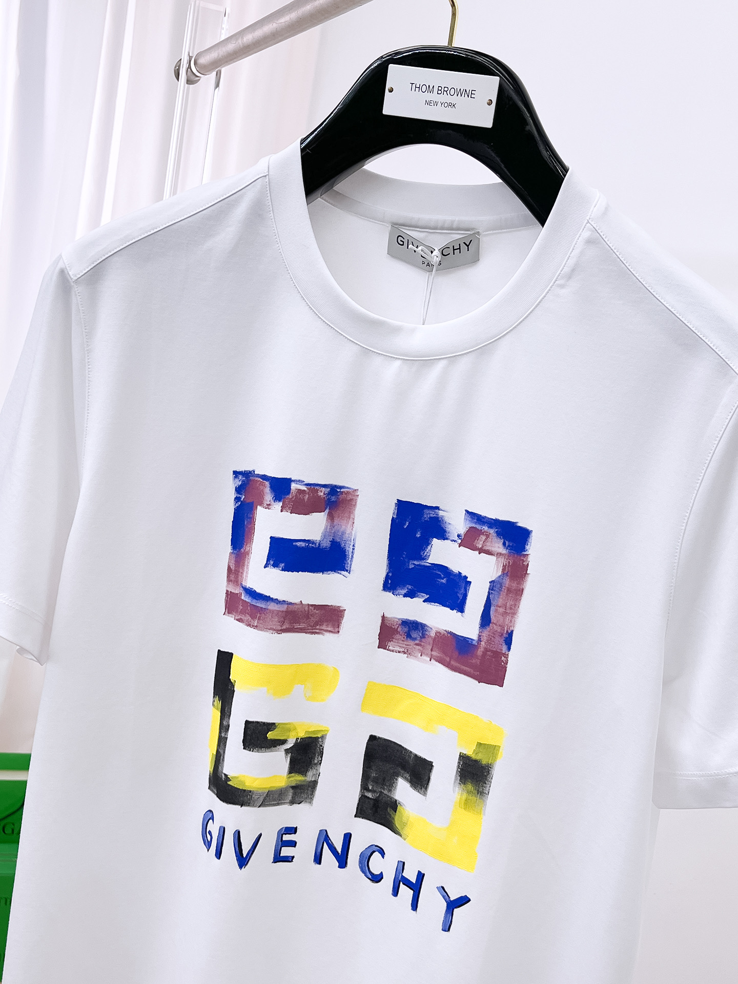  纪梵希 2025春夏新款首发专柜最新款圆领短袖 高端订制 设计前卫时尚！品牌logo重工艺设计 高端定