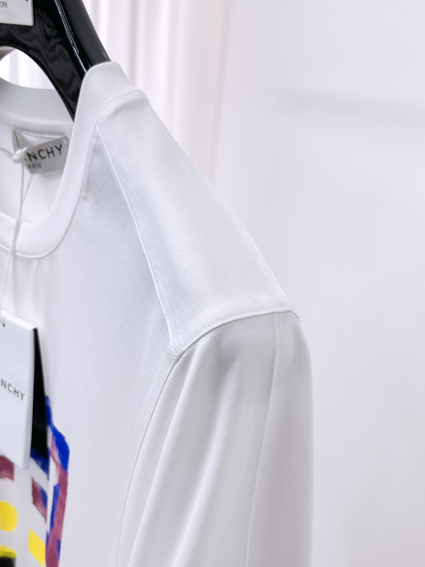  纪梵希 2025春夏新款首发专柜最新款圆领短袖 高端订制 设计前卫时尚！品牌logo重工艺设计 高端定