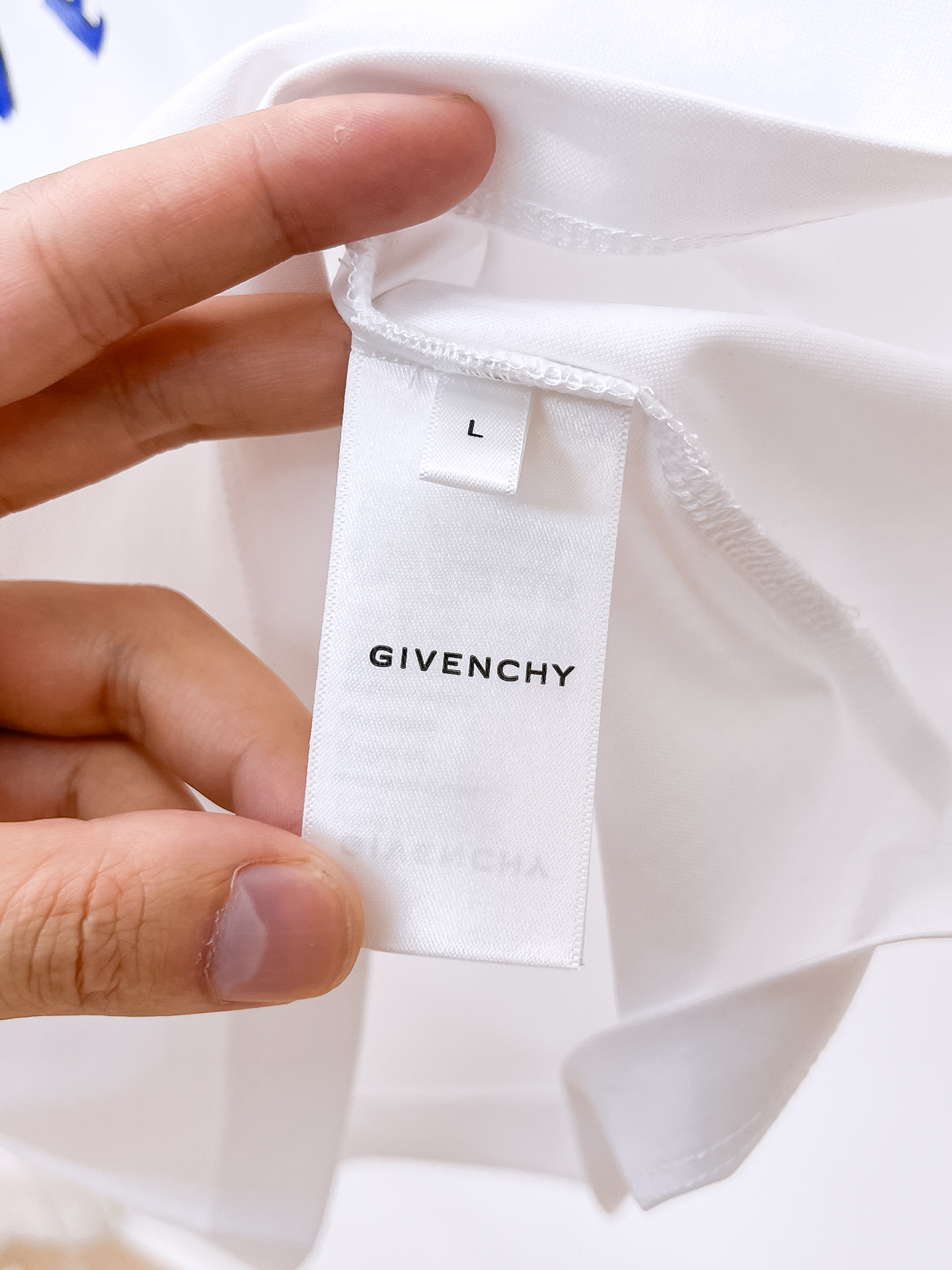  纪梵希 2025春夏新款首发专柜最新款圆领短袖 高端订制 设计前卫时尚！品牌logo重工艺设计 高端定