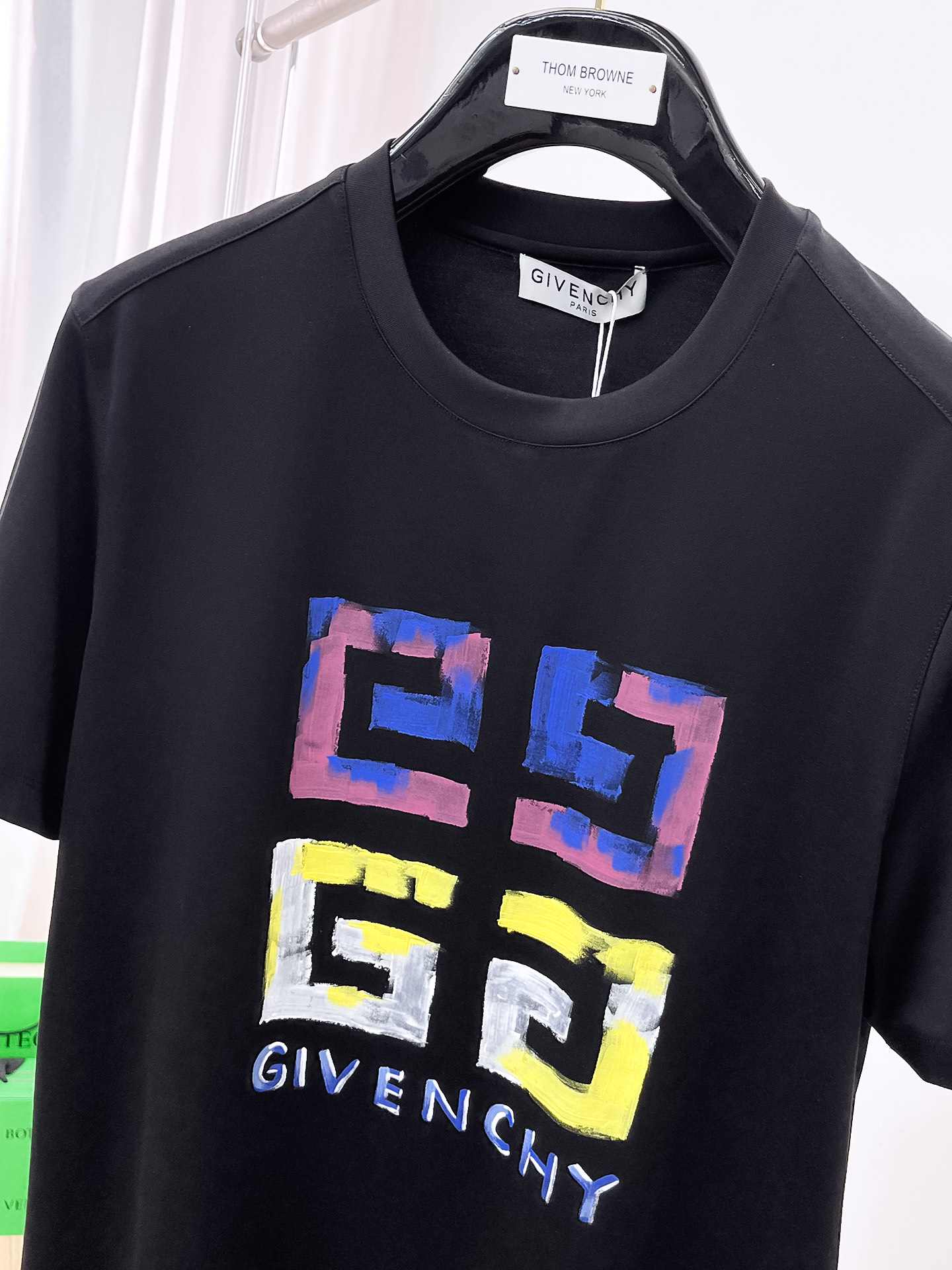  纪梵希 2025春夏新款首发专柜最新款圆领短袖 高端订制 设计前卫时尚！品牌logo重工艺设计 高端定