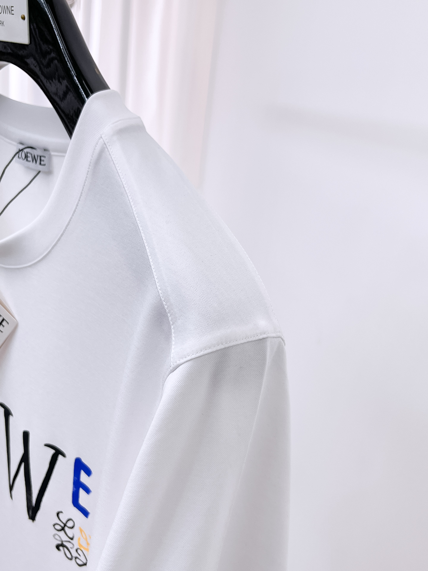  罗意威 2025春夏新款首发专柜最新款圆领短袖 高端订制 设计前卫时尚！品牌logo重工艺设计 高端定