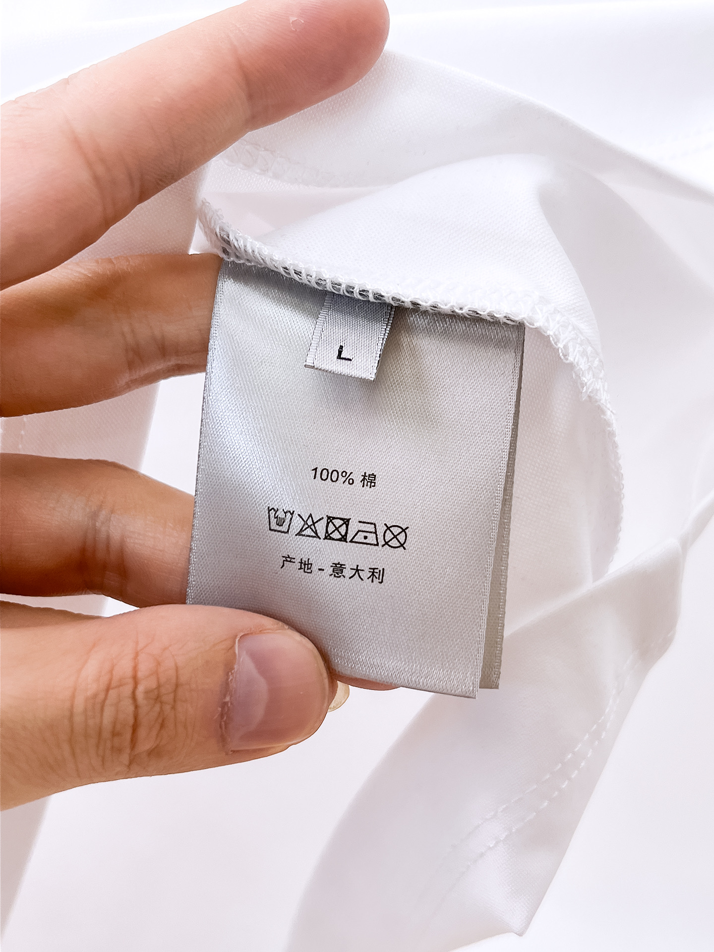 디올 남성 반팔 135543 Dior T Shirt 썸네일 이미지