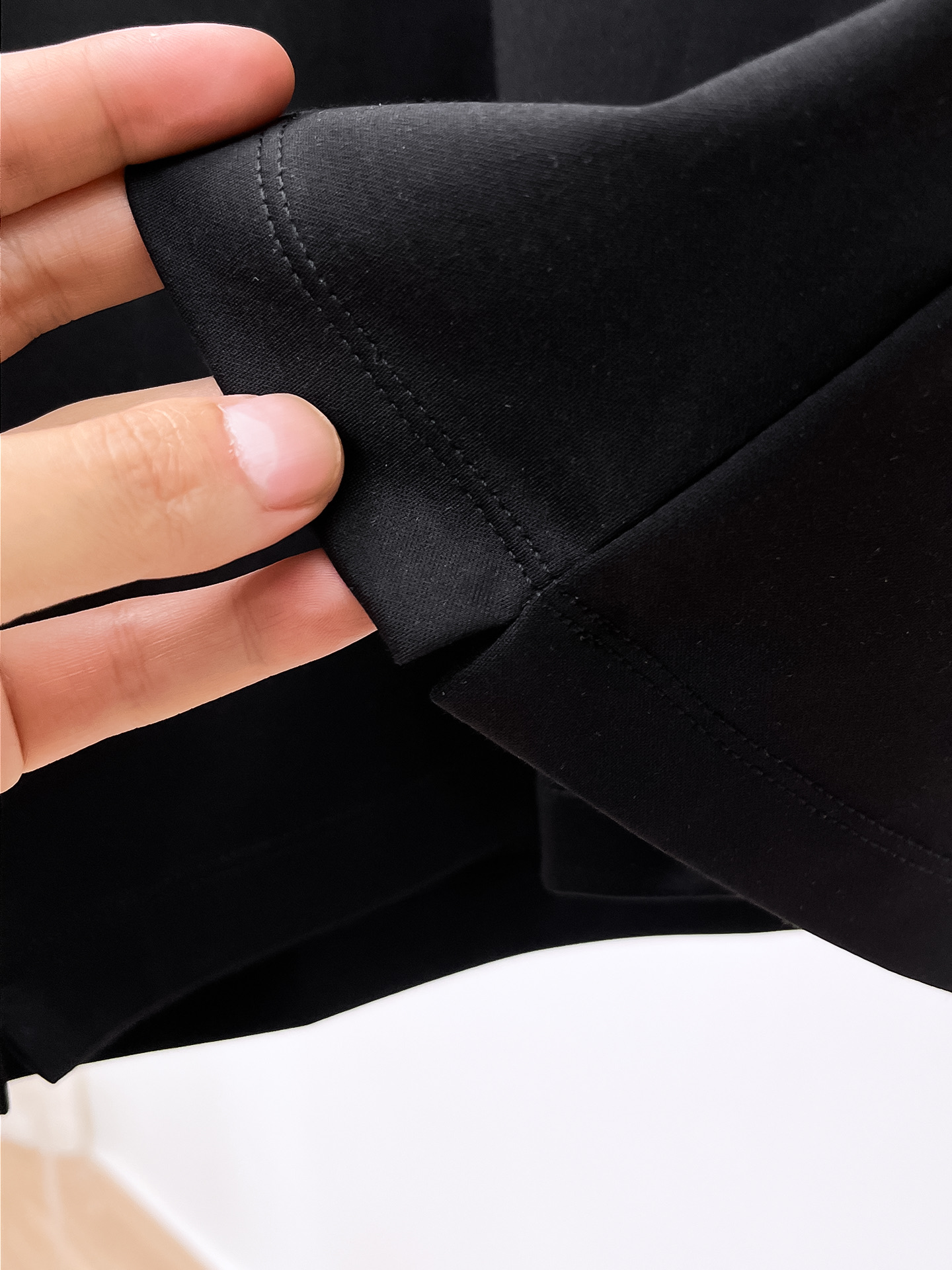  斯蒂芬 2025春夏新款首发专柜最新款圆领短袖 高端订制 设计前卫时尚！品牌logo重工艺设计 高端定