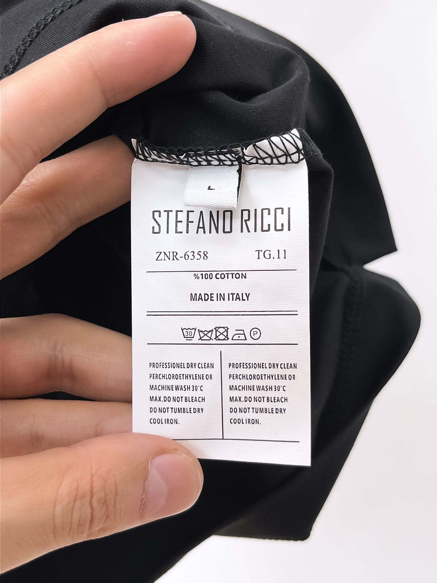  斯蒂芬 2025春夏新款首发专柜最新款圆领短袖 高端订制 设计前卫时尚！品牌logo重工艺设计 高端定