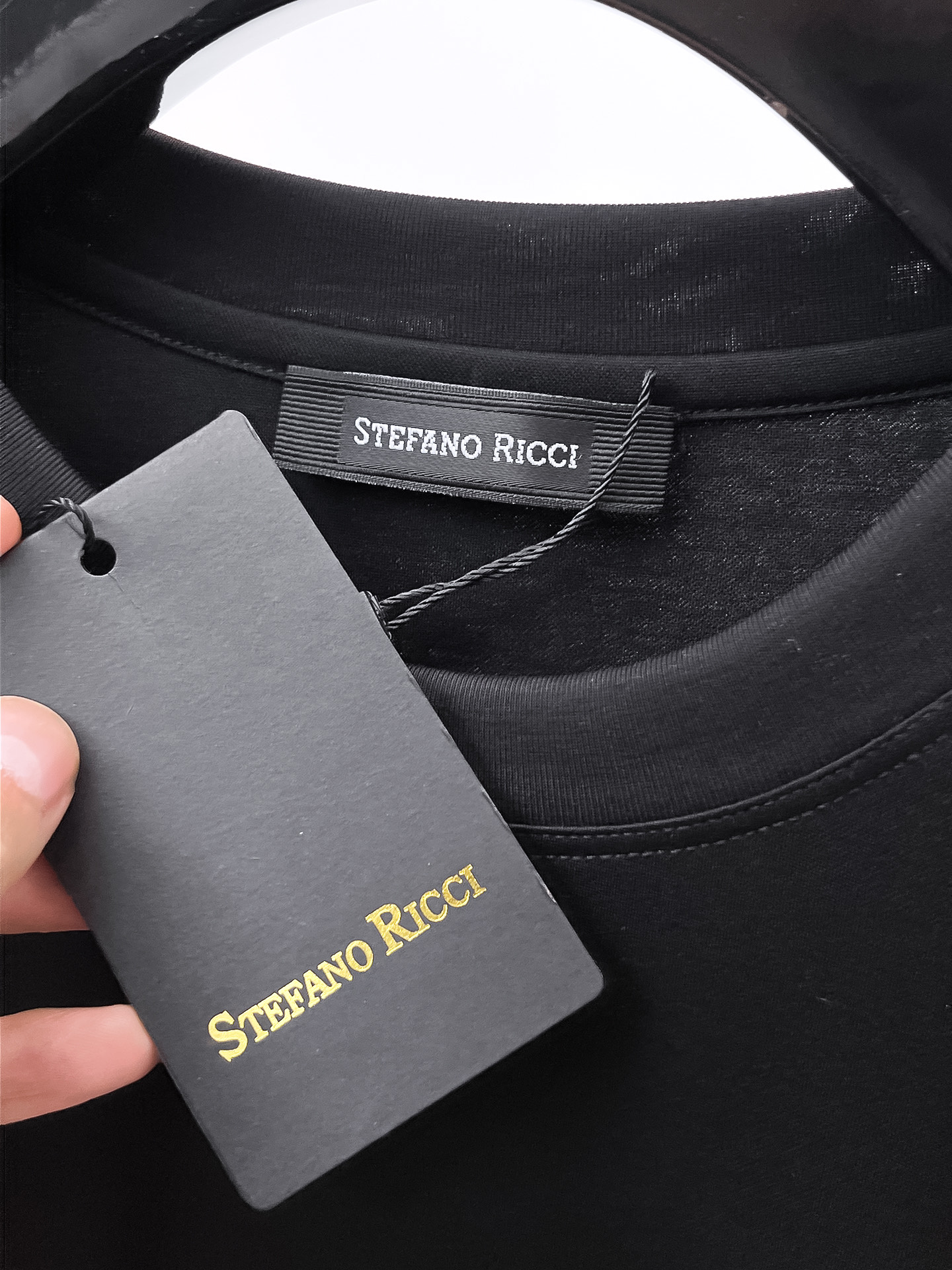  斯蒂芬 2025春夏新款首发专柜最新款圆领短袖 高端订制 设计前卫时尚！品牌logo重工艺设计 高端定