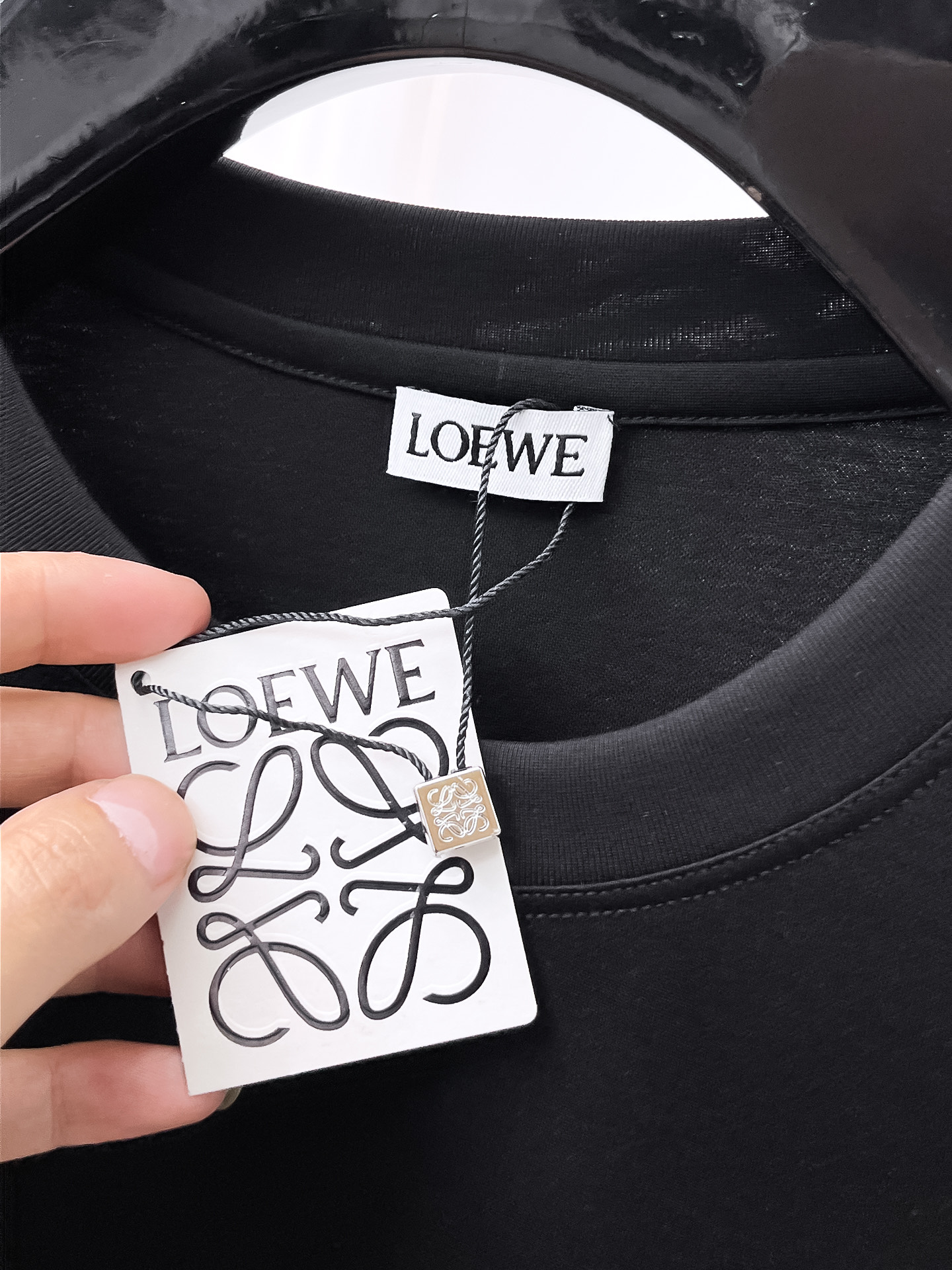  罗意威 2025春夏新款首发专柜最新款圆领短袖 高端订制 设计前卫时尚！品牌logo重工艺设计 高端定