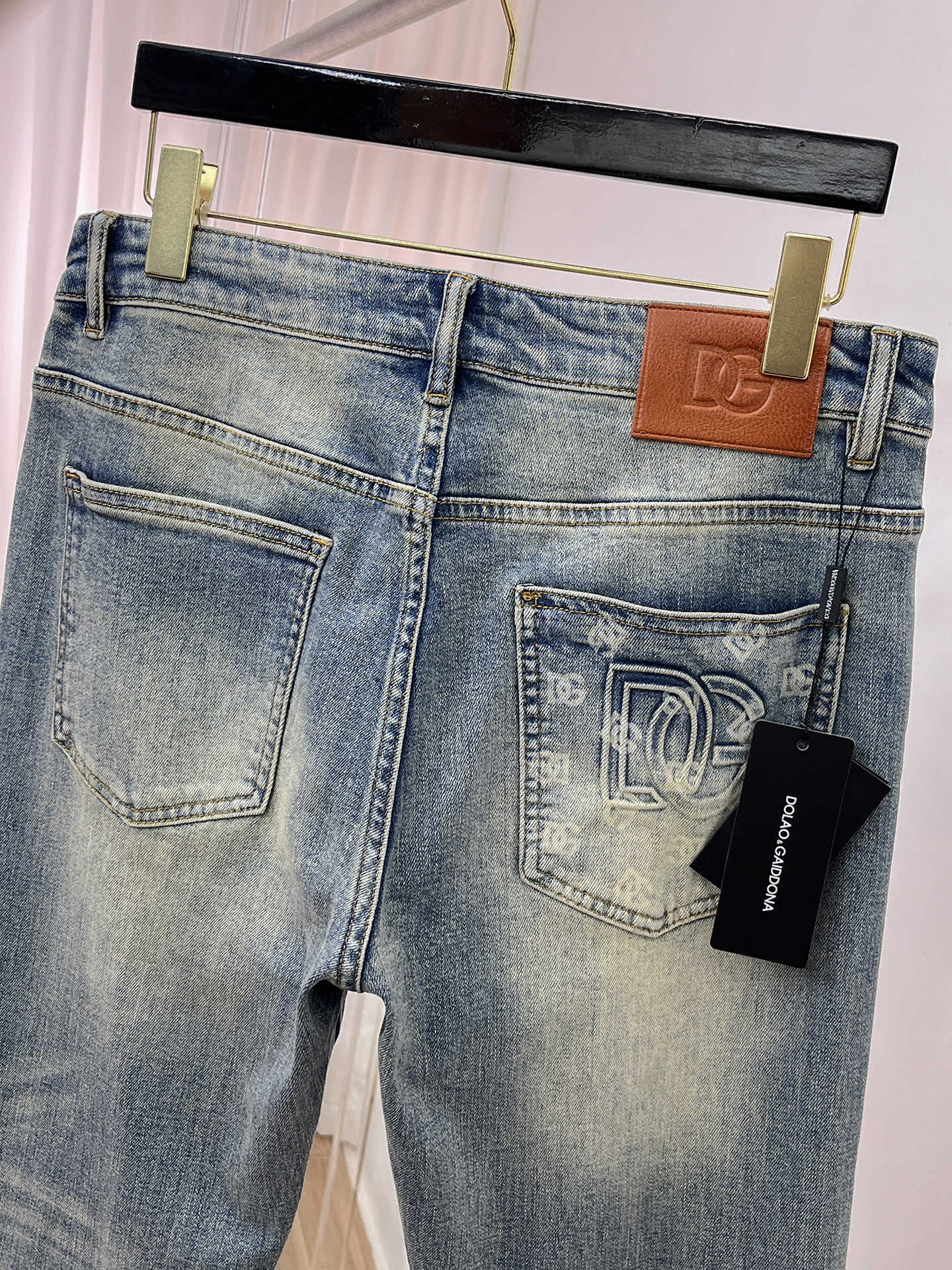 DG 25ss秋冬 新款 男士小直筒原单 牛仔裤 秋冬新款超柔软，弹力面料，复杂的手工艺叠加，任何一个洗