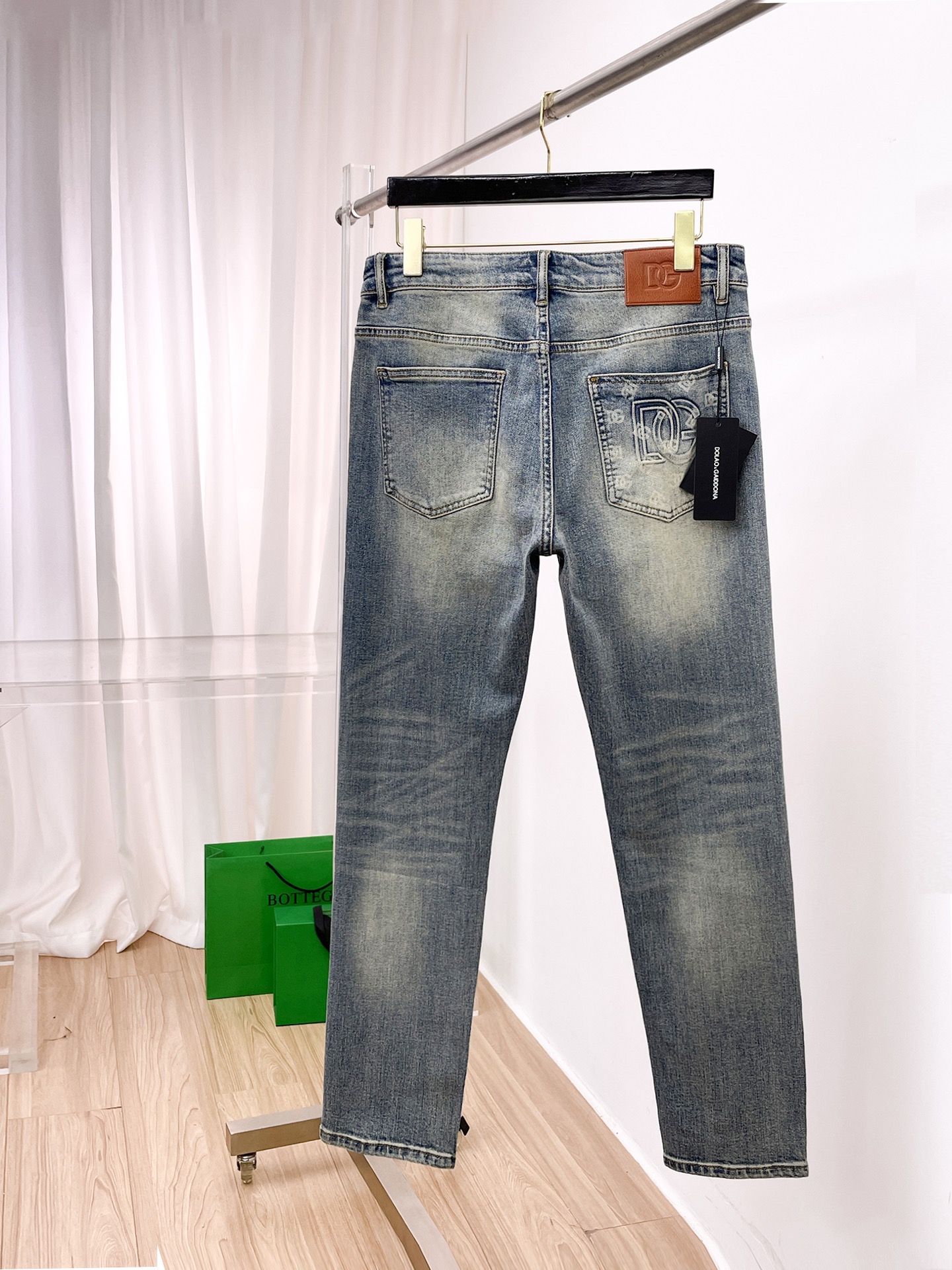 DG 25ss秋冬 新款 男士小直筒原单 牛仔裤 秋冬新款超柔软，弹力面料，复杂的手工艺叠加，任何一个洗