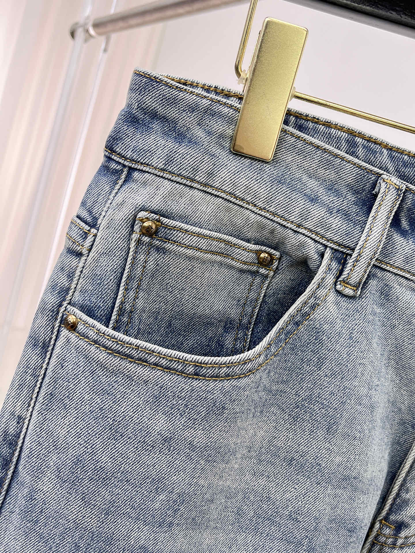 1v 路易威登 25ss秋冬 新款 男士小直筒原单 牛仔裤 秋冬新款超柔软，弹力面料，复杂的手工艺叠加，