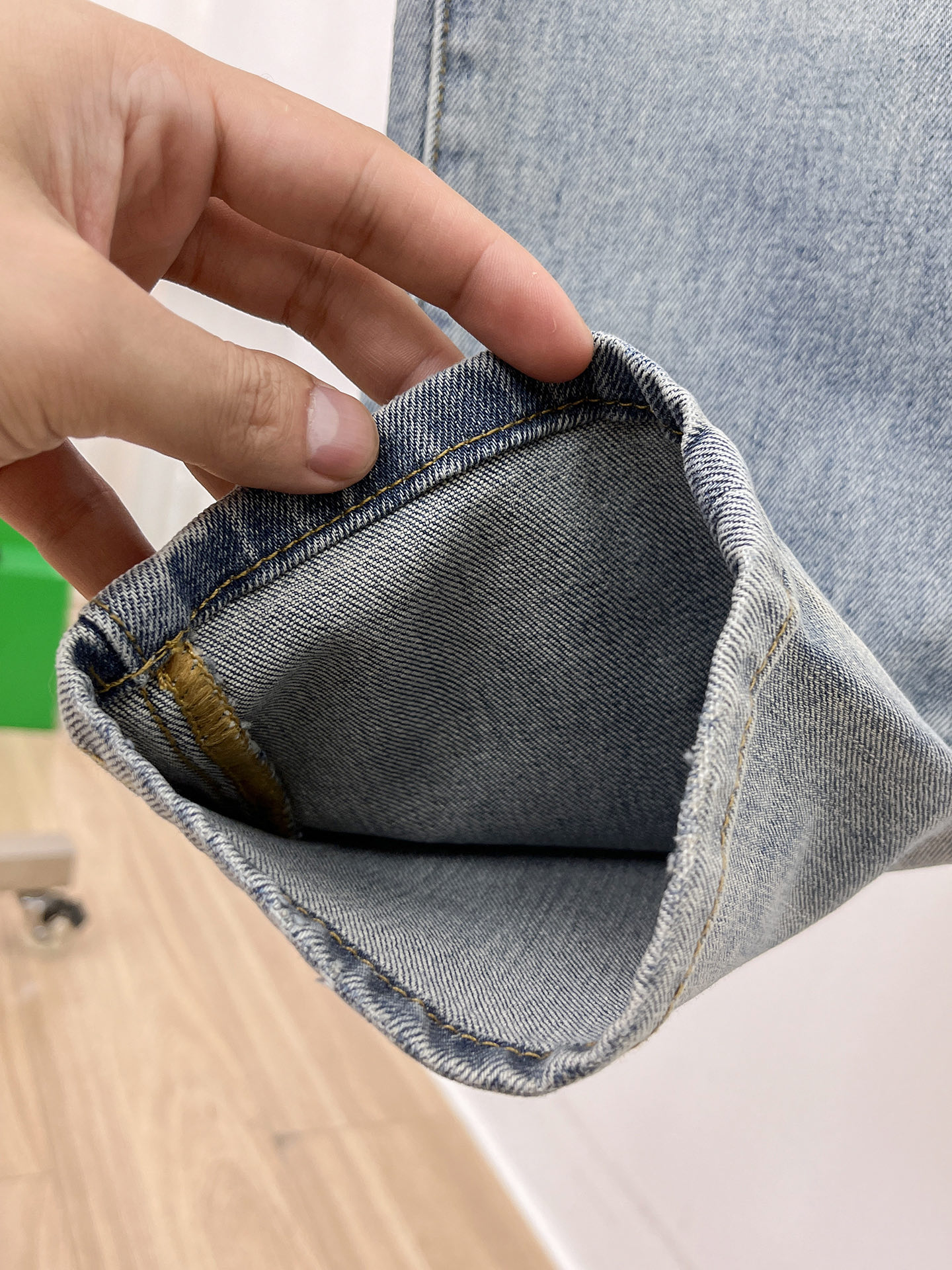 1v 路易威登 25ss秋冬 新款 男士小直筒原单 牛仔裤 秋冬新款超柔软，弹力面料，复杂的手工艺叠加，