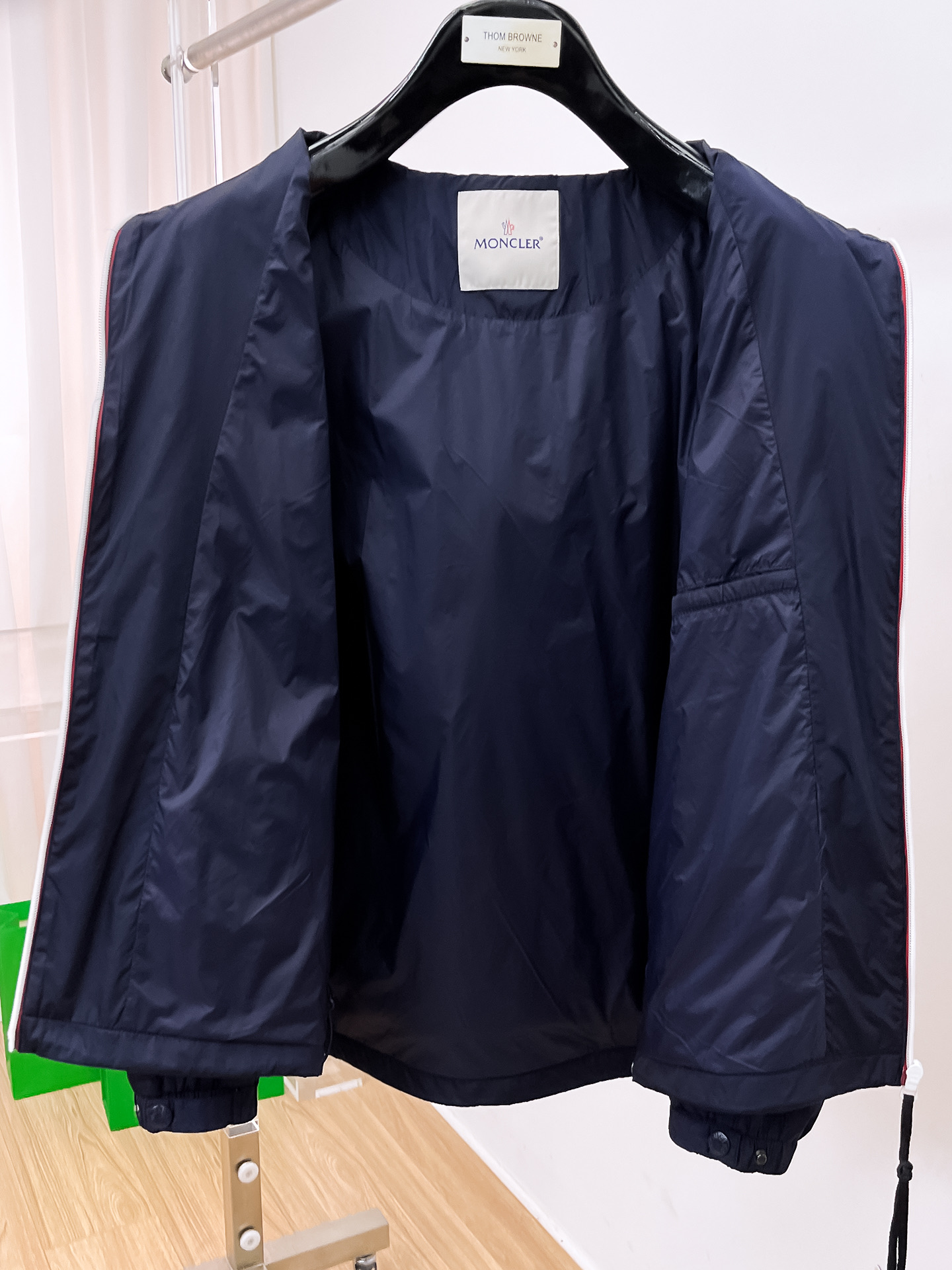 蒙口 2025早秋男士高端时装款连帽户外夹克外套，官方专柜主推展示，香港洋行渠道，户外必选单品，独家出售