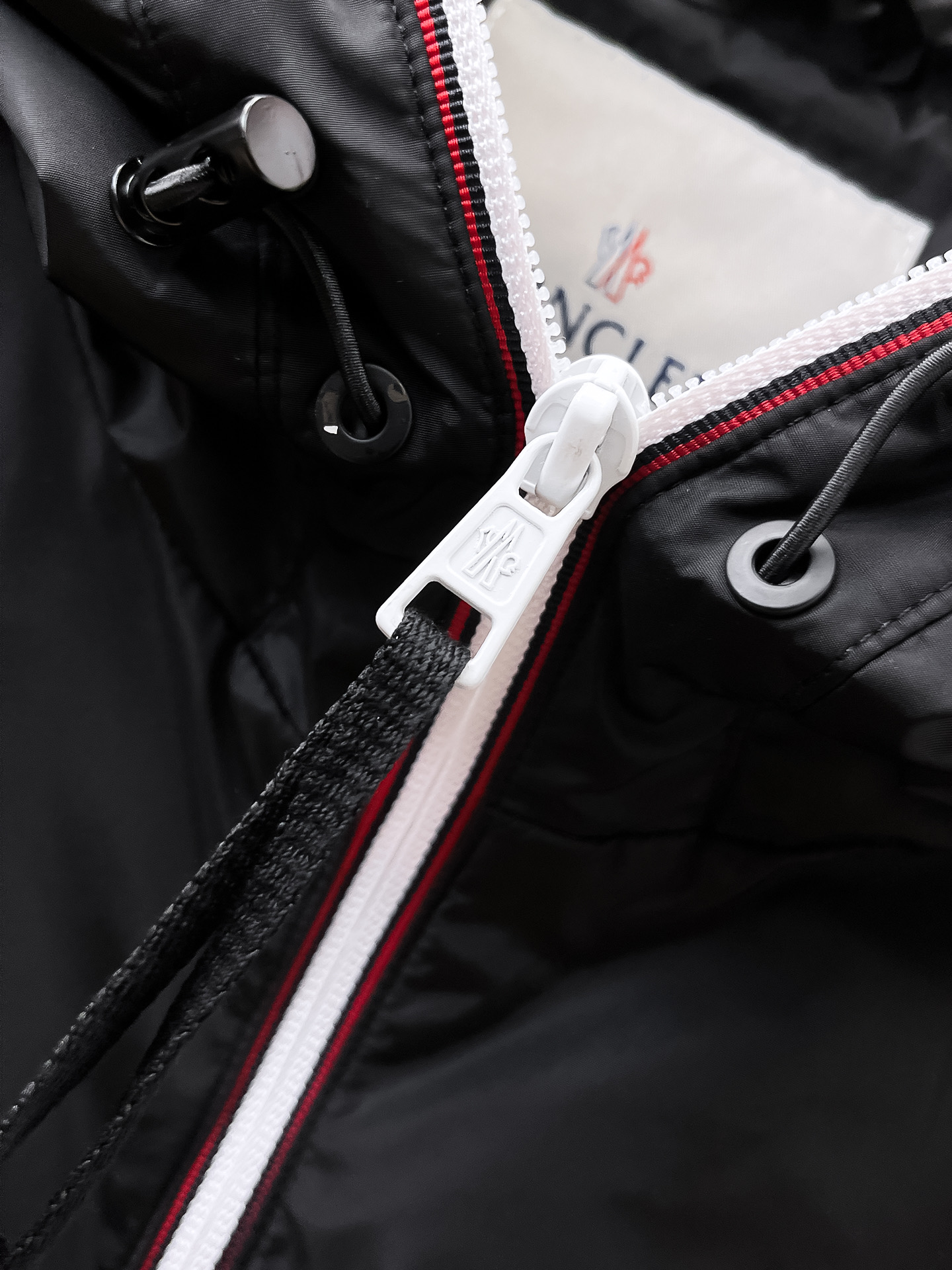 蒙口 2025早秋男士高端时装款连帽户外夹克外套，官方专柜主推展示，香港洋行渠道，户外必选单品，独家出售