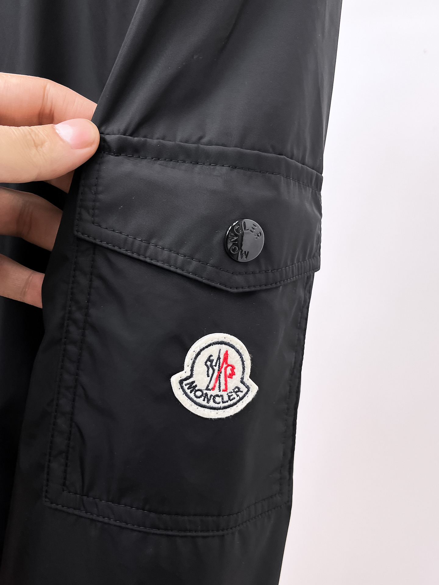 蒙口 2025早秋男士高端时装款连帽户外夹克外套，官方专柜主推展示，香港洋行渠道，户外必选单品，独家出售